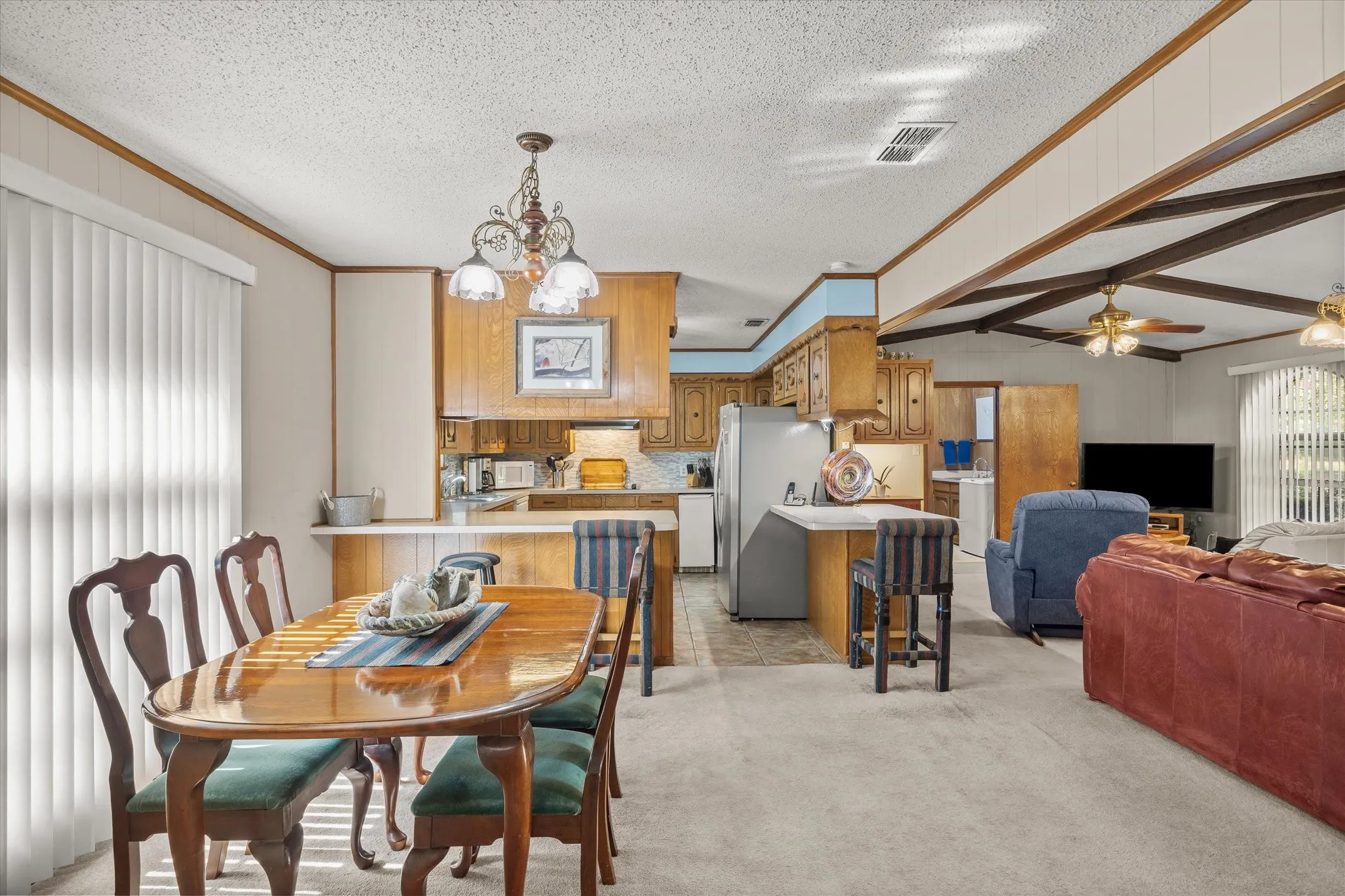 Single Family Residence For Sale in Van Zandt County , 600 VZ County Road 4930, Van, Texas 75790, 4 Bedroom, 3 Bathroom, 2 Garage spaces, 2,001 Sqft, built in 1973, mls#21358746, Real Estate Agent in Van, Homes For Sale in Van Zandt county, Homes For Sale in Van, Realtor in Van Texas, Real Estate Brokerage Independent Realty Texas, Luminita Cordes Realtor