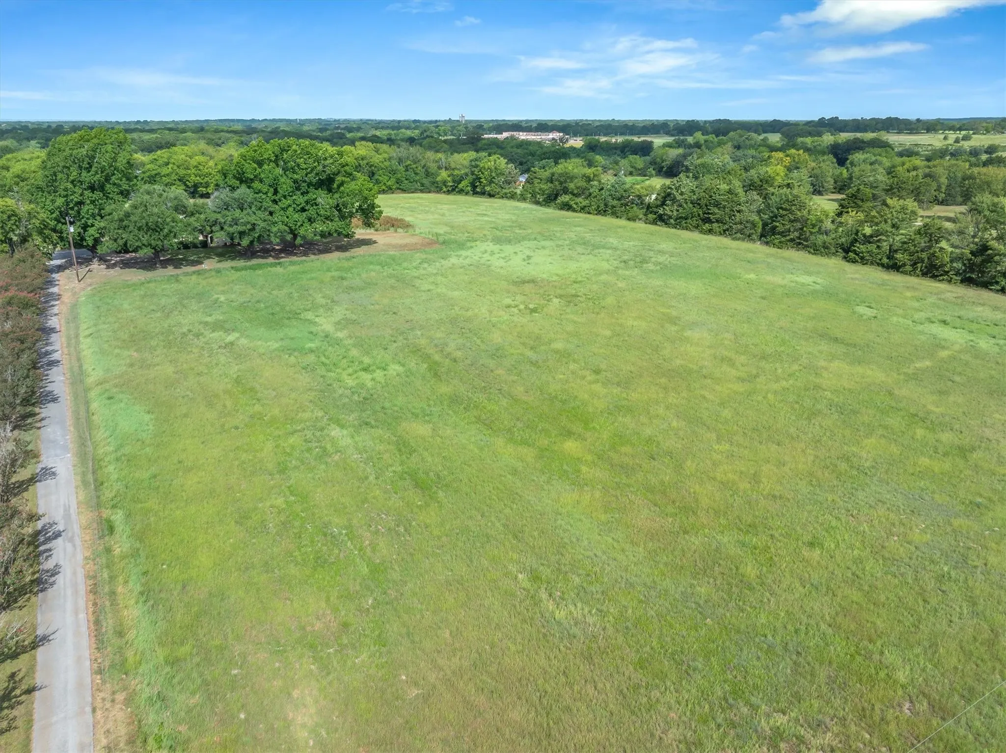 Single Family Residence For Sale in Van Zandt County , 600 VZ County Road 4930, Van, Texas 75790, 4 Bedroom, 3 Bathroom, 2 Garage spaces, 2,001 Sqft, built in 1973, mls#21358746, Real Estate Agent in Van, Homes For Sale in Van Zandt county, Homes For Sale in Van, Realtor in Van Texas, Real Estate Brokerage Independent Realty Texas, Luminita Cordes Realtor