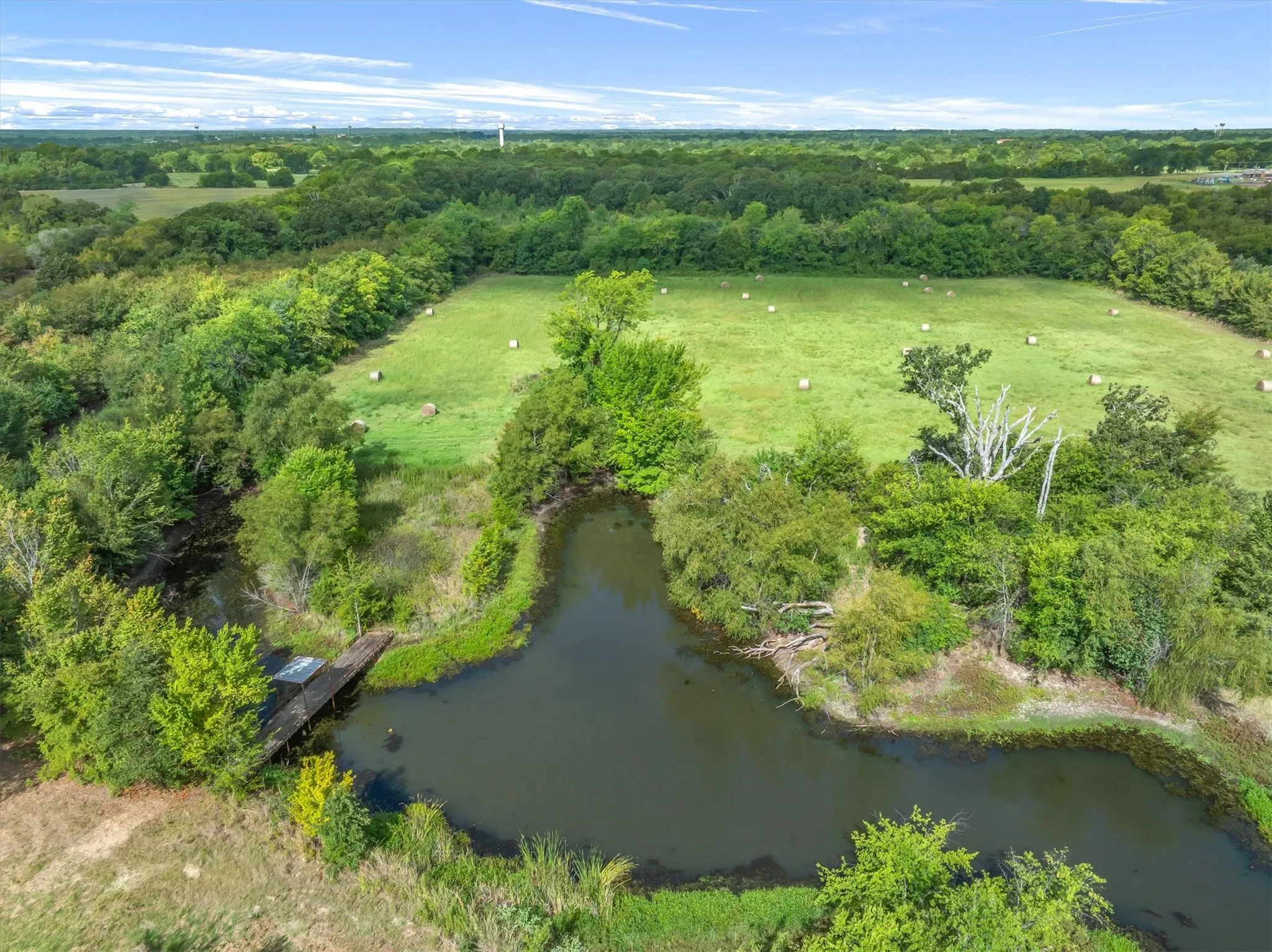 Single Family Residence For Sale in Van Zandt County , 600 VZ County Road 4930, Van, Texas 75790, 4 Bedroom, 3 Bathroom, 2 Garage spaces, 2,001 Sqft, built in 1973, mls#21358746, Real Estate Agent in Van, Homes For Sale in Van Zandt county, Homes For Sale in Van, Realtor in Van Texas, Real Estate Brokerage Independent Realty Texas, Luminita Cordes Realtor