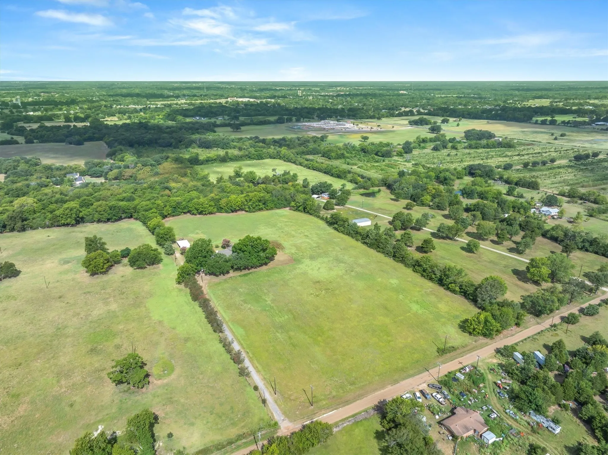 Single Family Residence For Sale in Van Zandt County , 600 VZ County Road 4930, Van, Texas 75790, 4 Bedroom, 3 Bathroom, 2 Garage spaces, 2,001 Sqft, built in 1973, mls#21358746, Real Estate Agent in Van, Homes For Sale in Van Zandt county, Homes For Sale in Van, Realtor in Van Texas, Real Estate Brokerage Independent Realty Texas, Luminita Cordes Realtor