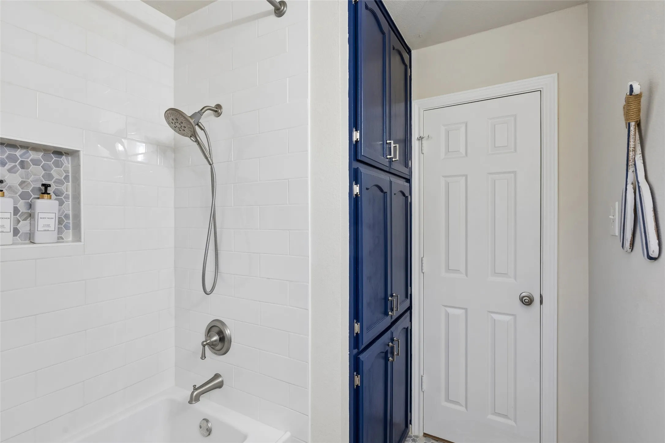 Updated Tub shower in bath 2