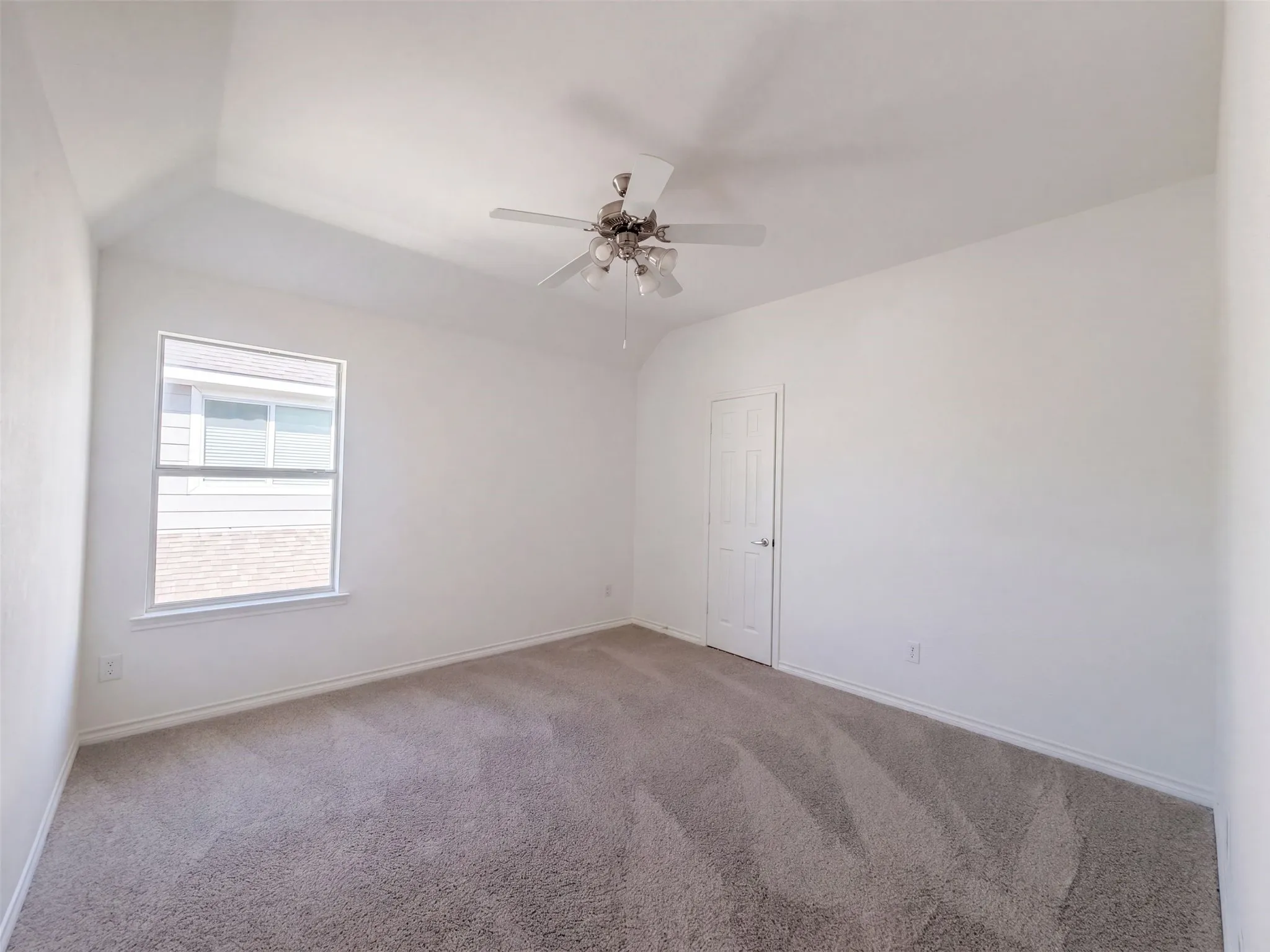 Single Family Residence For Sale in Denton County , 1232 Spanish Moss Drive, Savannah, Texas 76227, 4 Bedroom, 3 Bathroom, 2 Garage spaces, 2,545 Sqft, built in 2006, mls#21359458, Real Estate Agent in Savannah, Homes For Sale in Denton county, Homes For Sale in Savannah, Realtor in Savannah Texas, Real Estate Brokerage Independent Realty Texas, Luminita Cordes Realtor