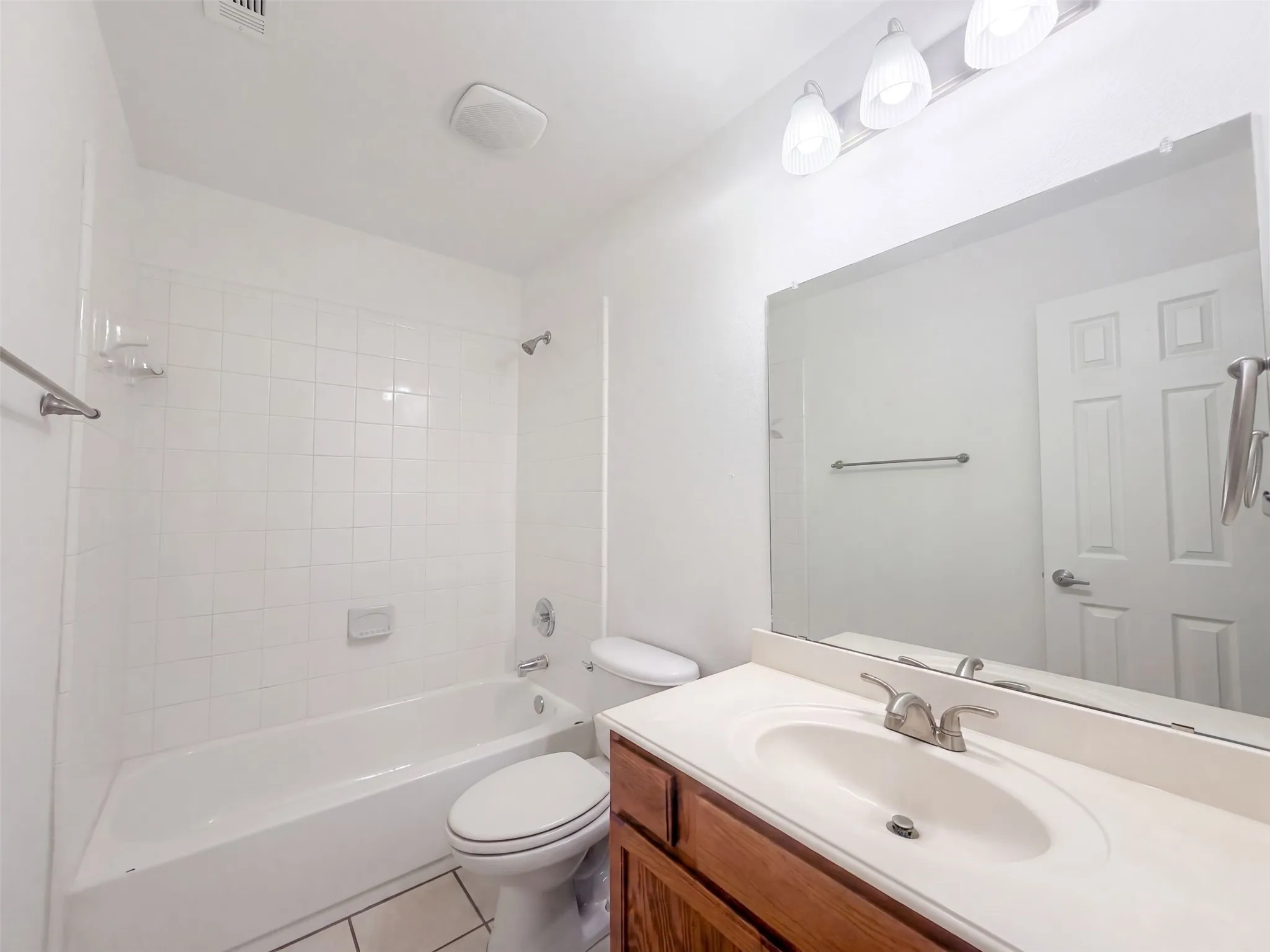 Single Family Residence For Sale in Denton County , 1232 Spanish Moss Drive, Savannah, Texas 76227, 4 Bedroom, 3 Bathroom, 2 Garage spaces, 2,545 Sqft, built in 2006, mls#21359458, Real Estate Agent in Savannah, Homes For Sale in Denton county, Homes For Sale in Savannah, Realtor in Savannah Texas, Real Estate Brokerage Independent Realty Texas, Luminita Cordes Realtor