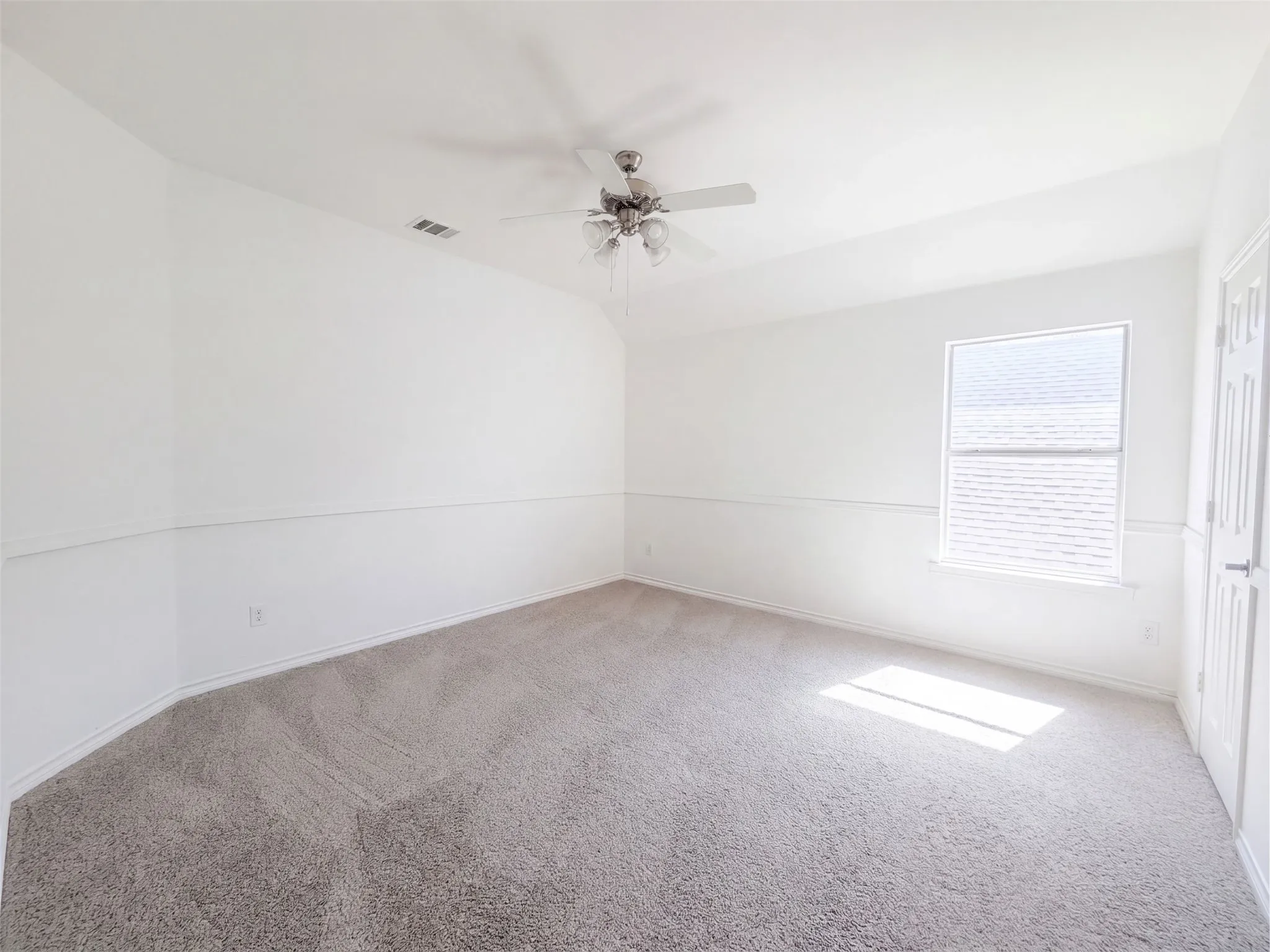 Single Family Residence For Sale in Denton County , 1232 Spanish Moss Drive, Savannah, Texas 76227, 4 Bedroom, 3 Bathroom, 2 Garage spaces, 2,545 Sqft, built in 2006, mls#21359458, Real Estate Agent in Savannah, Homes For Sale in Denton county, Homes For Sale in Savannah, Realtor in Savannah Texas, Real Estate Brokerage Independent Realty Texas, Luminita Cordes Realtor