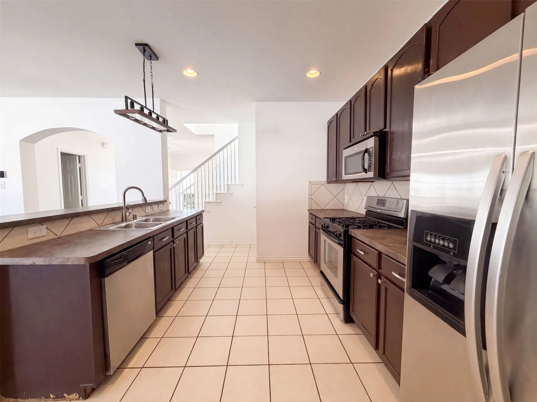 Single Family Residence For Sale in Denton County , 1232 Spanish Moss Drive, Savannah, Texas 76227, 4 Bedroom, 3 Bathroom, 2 Garage spaces, 2,545 Sqft, built in 2006, mls#21359458, Real Estate Agent in Savannah, Homes For Sale in Denton county, Homes For Sale in Savannah, Realtor in Savannah Texas, Real Estate Brokerage Independent Realty Texas, Luminita Cordes Realtor