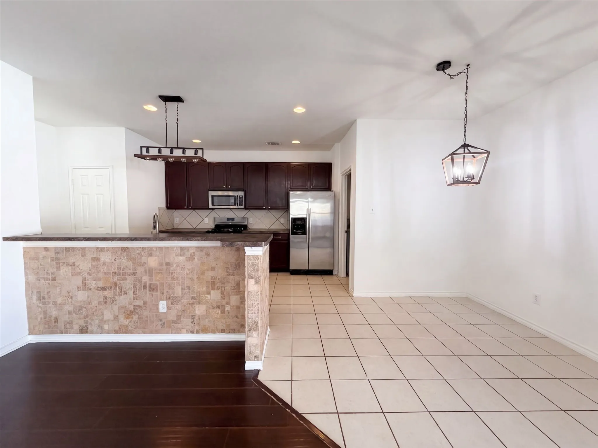 Single Family Residence For Sale in Denton County , 1232 Spanish Moss Drive, Savannah, Texas 76227, 4 Bedroom, 3 Bathroom, 2 Garage spaces, 2,545 Sqft, built in 2006, mls#21359458, Real Estate Agent in Savannah, Homes For Sale in Denton county, Homes For Sale in Savannah, Realtor in Savannah Texas, Real Estate Brokerage Independent Realty Texas, Luminita Cordes Realtor