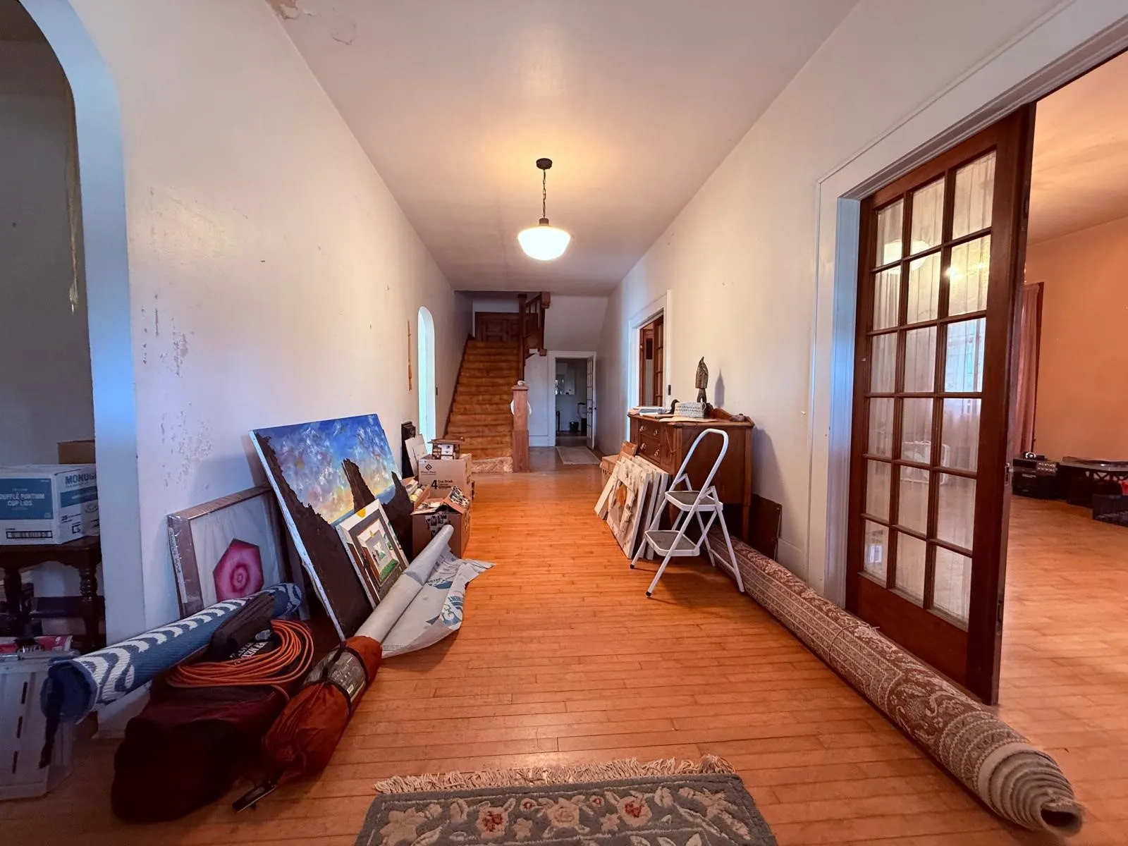Single Family Residence For Sale in Mc Culloch County , 806 S Willow Street, Brady, Texas 76825, 5 Bedroom, 3 Bathroom, 2 Garage spaces, 4,570 Sqft, built in 1938, mls#21359339, Real Estate Agent in Brady, Homes For Sale in Mc Culloch county, Homes For Sale in Brady, Realtor in Brady Texas, Real Estate Brokerage Independent Realty Texas, Luminita Cordes Realtor