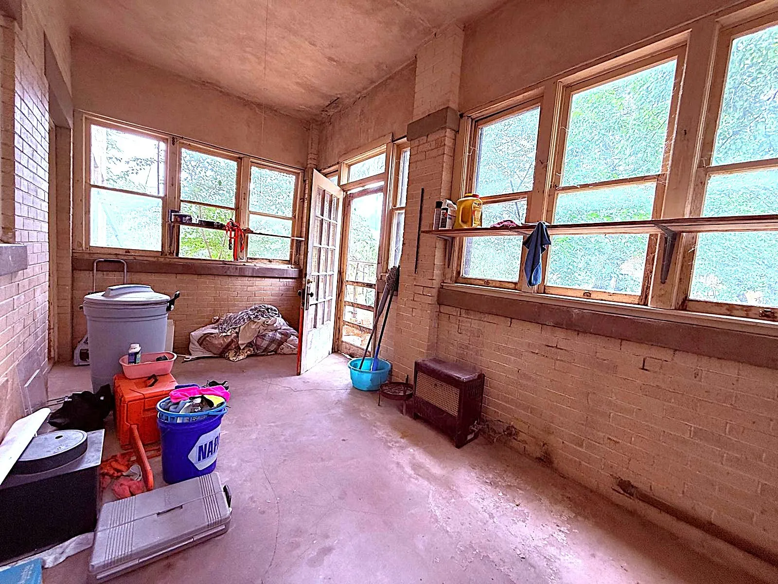 Single Family Residence For Sale in Mc Culloch County , 806 S Willow Street, Brady, Texas 76825, 5 Bedroom, 3 Bathroom, 2 Garage spaces, 4,570 Sqft, built in 1938, mls#21359339, Real Estate Agent in Brady, Homes For Sale in Mc Culloch county, Homes For Sale in Brady, Realtor in Brady Texas, Real Estate Brokerage Independent Realty Texas, Luminita Cordes Realtor