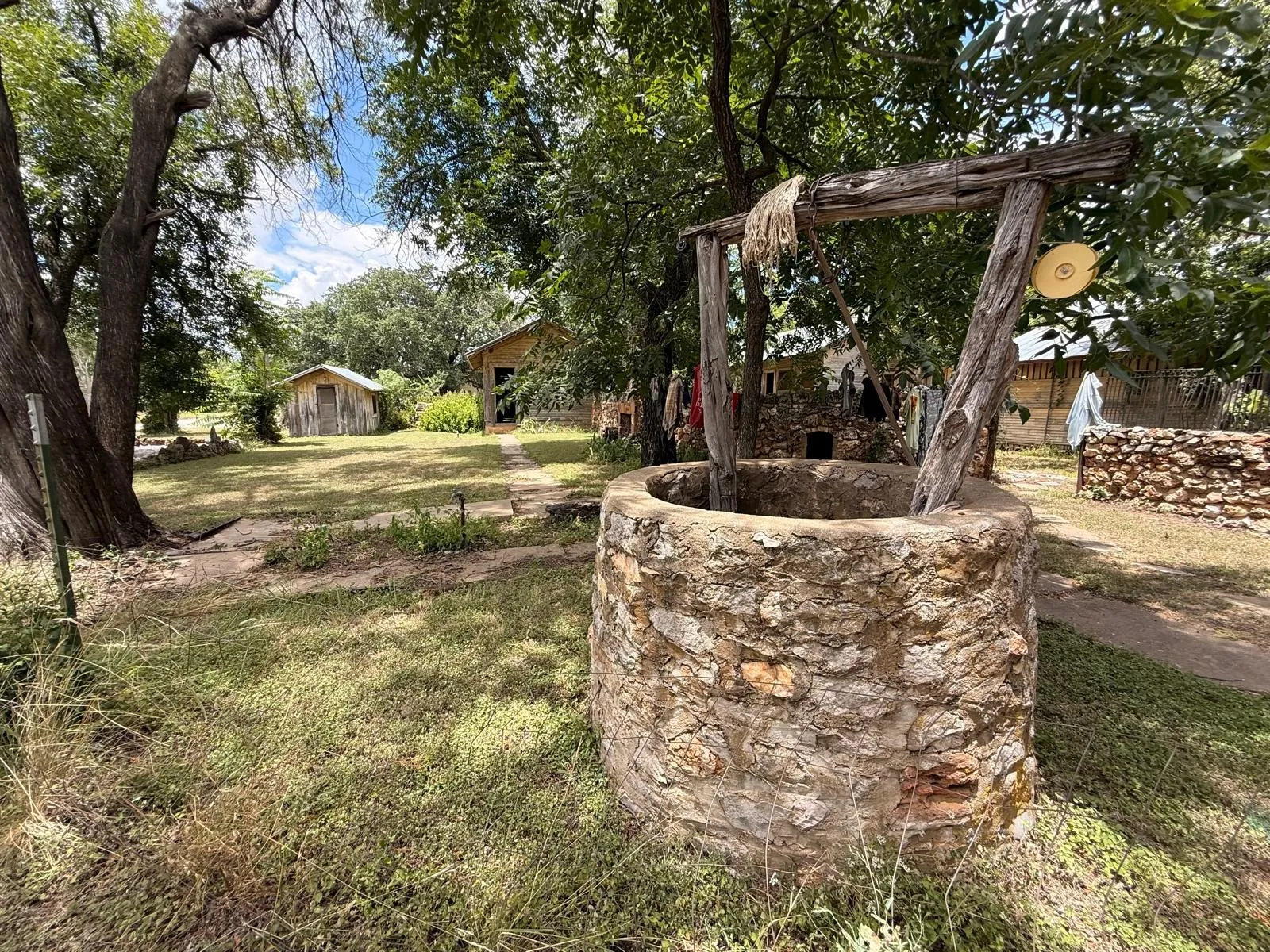 Single Family Residence For Sale in Mc Culloch County , 806 S Willow Street, Brady, Texas 76825, 5 Bedroom, 3 Bathroom, 2 Garage spaces, 4,570 Sqft, built in 1938, mls#21359339, Real Estate Agent in Brady, Homes For Sale in Mc Culloch county, Homes For Sale in Brady, Realtor in Brady Texas, Real Estate Brokerage Independent Realty Texas, Luminita Cordes Realtor