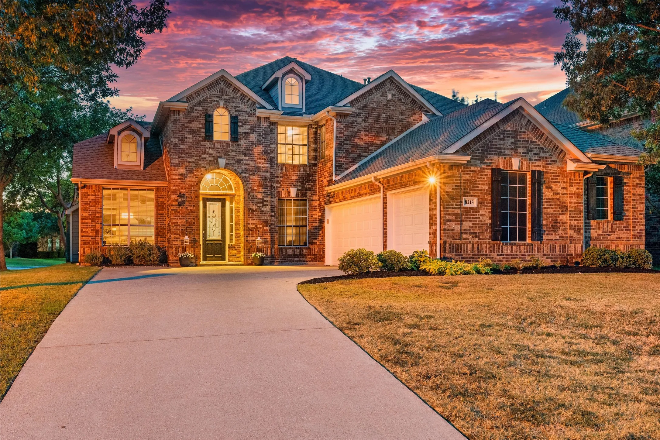 Single Family Residence For Sale in Dallas County , 8213 Turnberry Street, Rowlett, Texas 75089, 4 Bedroom, 4 Bathroom, 3 Garage spaces, 3,965 Sqft, built in 2001, mls#21359042, Real Estate Agent in Rowlett, Homes For Sale in Dallas county, Homes For Sale in Rowlett, Realtor in Rowlett Texas, Real Estate Brokerage Independent Realty Texas, Luminita Cordes Realtor