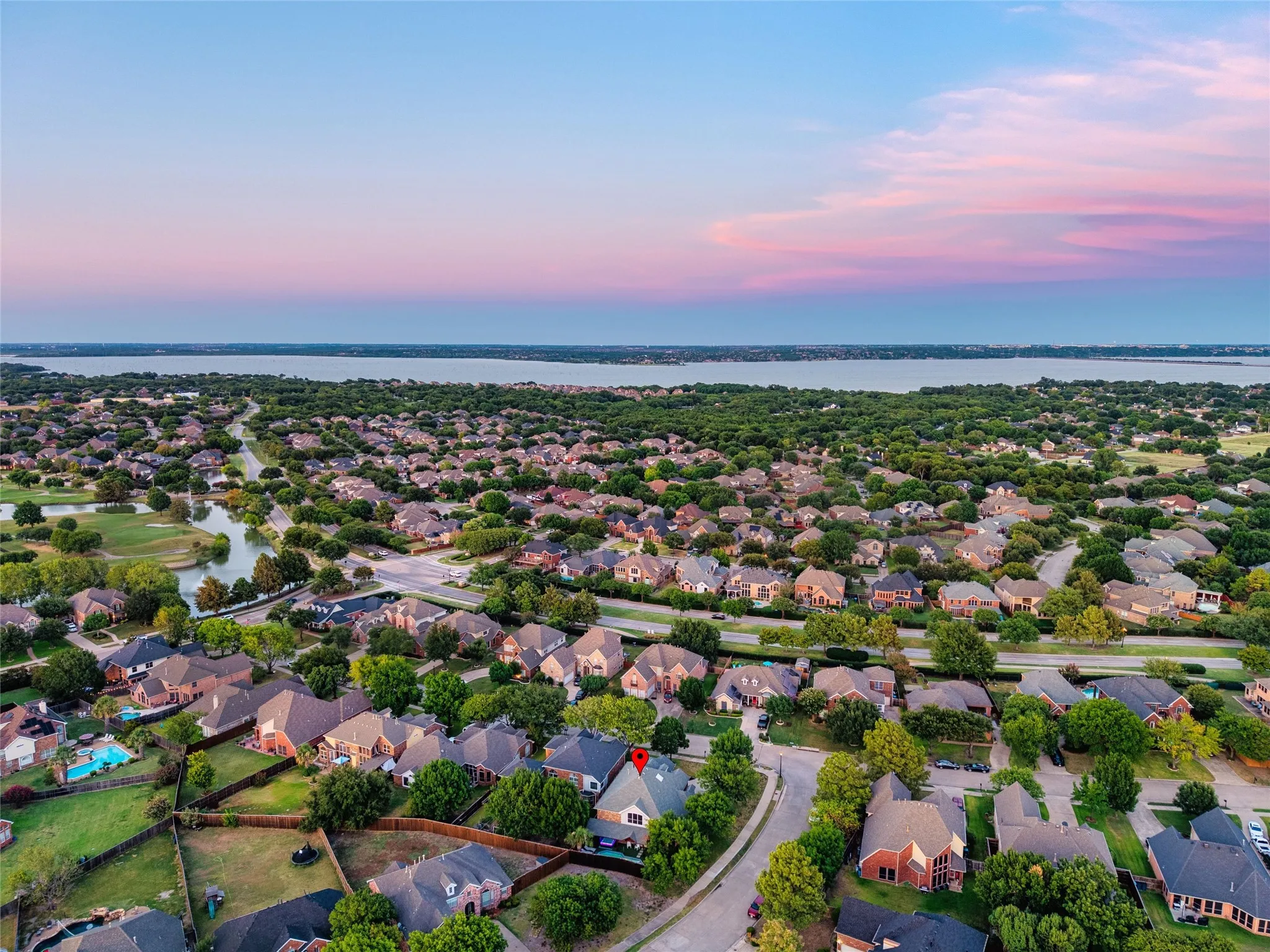Single Family Residence For Sale in Dallas County , 8213 Turnberry Street, Rowlett, Texas 75089, 4 Bedroom, 4 Bathroom, 3 Garage spaces, 3,965 Sqft, built in 2001, mls#21359042, Real Estate Agent in Rowlett, Homes For Sale in Dallas county, Homes For Sale in Rowlett, Realtor in Rowlett Texas, Real Estate Brokerage Independent Realty Texas, Luminita Cordes Realtor