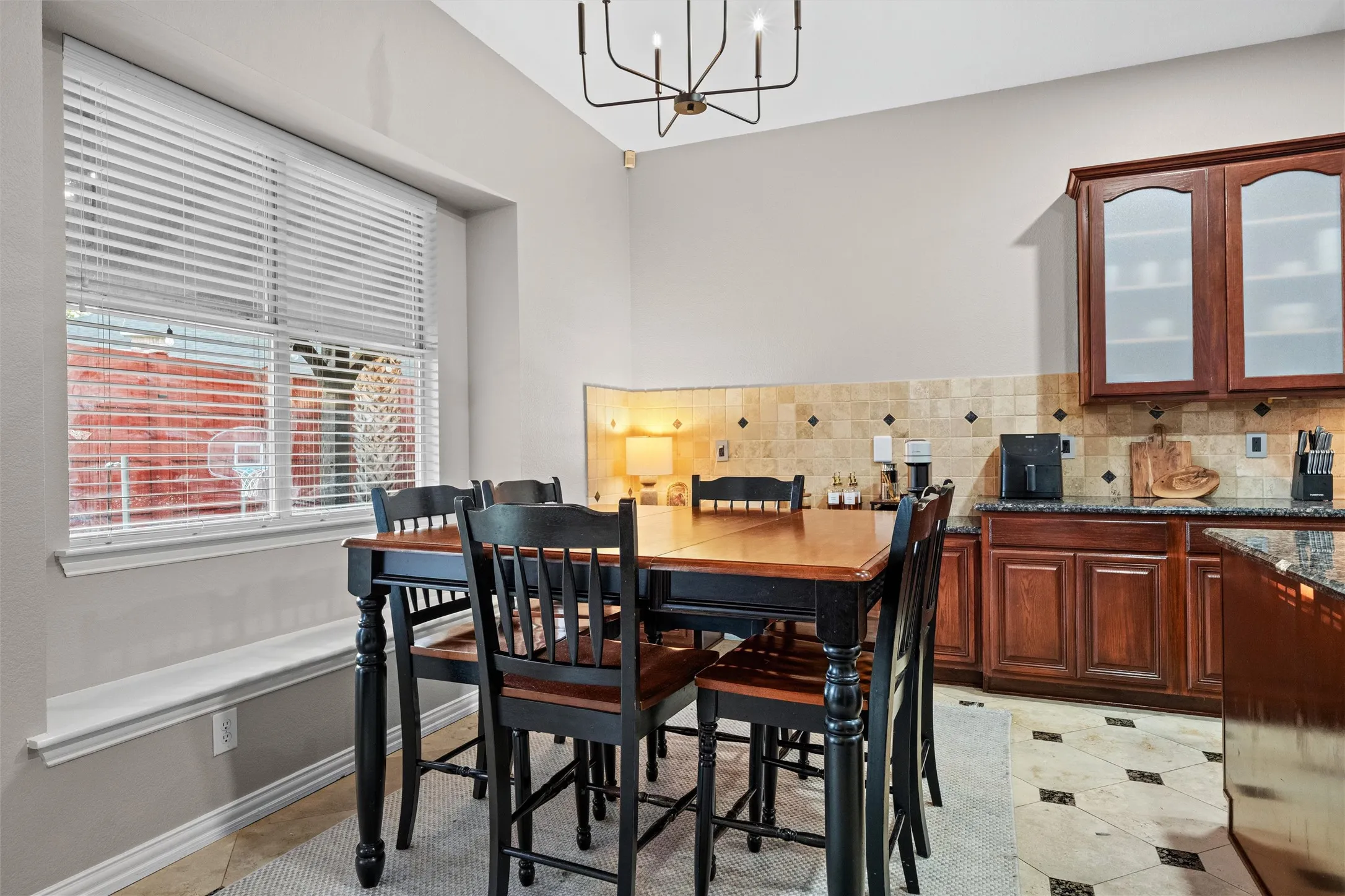 Single Family Residence For Sale in Dallas County , 8213 Turnberry Street, Rowlett, Texas 75089, 4 Bedroom, 4 Bathroom, 3 Garage spaces, 3,965 Sqft, built in 2001, mls#21359042, Real Estate Agent in Rowlett, Homes For Sale in Dallas county, Homes For Sale in Rowlett, Realtor in Rowlett Texas, Real Estate Brokerage Independent Realty Texas, Luminita Cordes Realtor