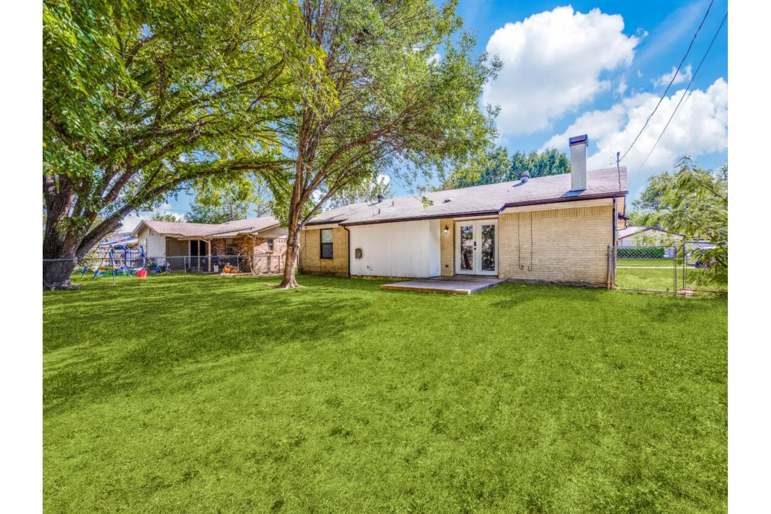 Single Family Residence For Rent in Johnson County , 600 Ann Lois Lane, Burleson, Texas 76028, 3 Bedroom, 3 Bathroom, 2 Garage spaces, 1,252 Sqft, built in 1976, mls#21359461, Real Estate Agent in Burleson, Homes For Rent in Johnson county, Homes For Rent in Burleson, Realtor in Burleson Texas, Real Estate Brokerage Independent Realty Texas, Luminita Cordes Realtor