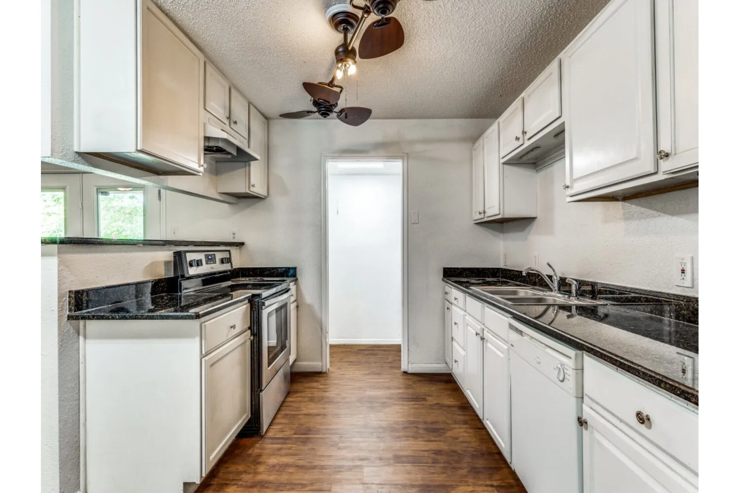 Single Family Residence For Rent in Johnson County , 600 Ann Lois Lane, Burleson, Texas 76028, 3 Bedroom, 3 Bathroom, 2 Garage spaces, 1,252 Sqft, built in 1976, mls#21359461, Real Estate Agent in Burleson, Homes For Rent in Johnson county, Homes For Rent in Burleson, Realtor in Burleson Texas, Real Estate Brokerage Independent Realty Texas, Luminita Cordes Realtor