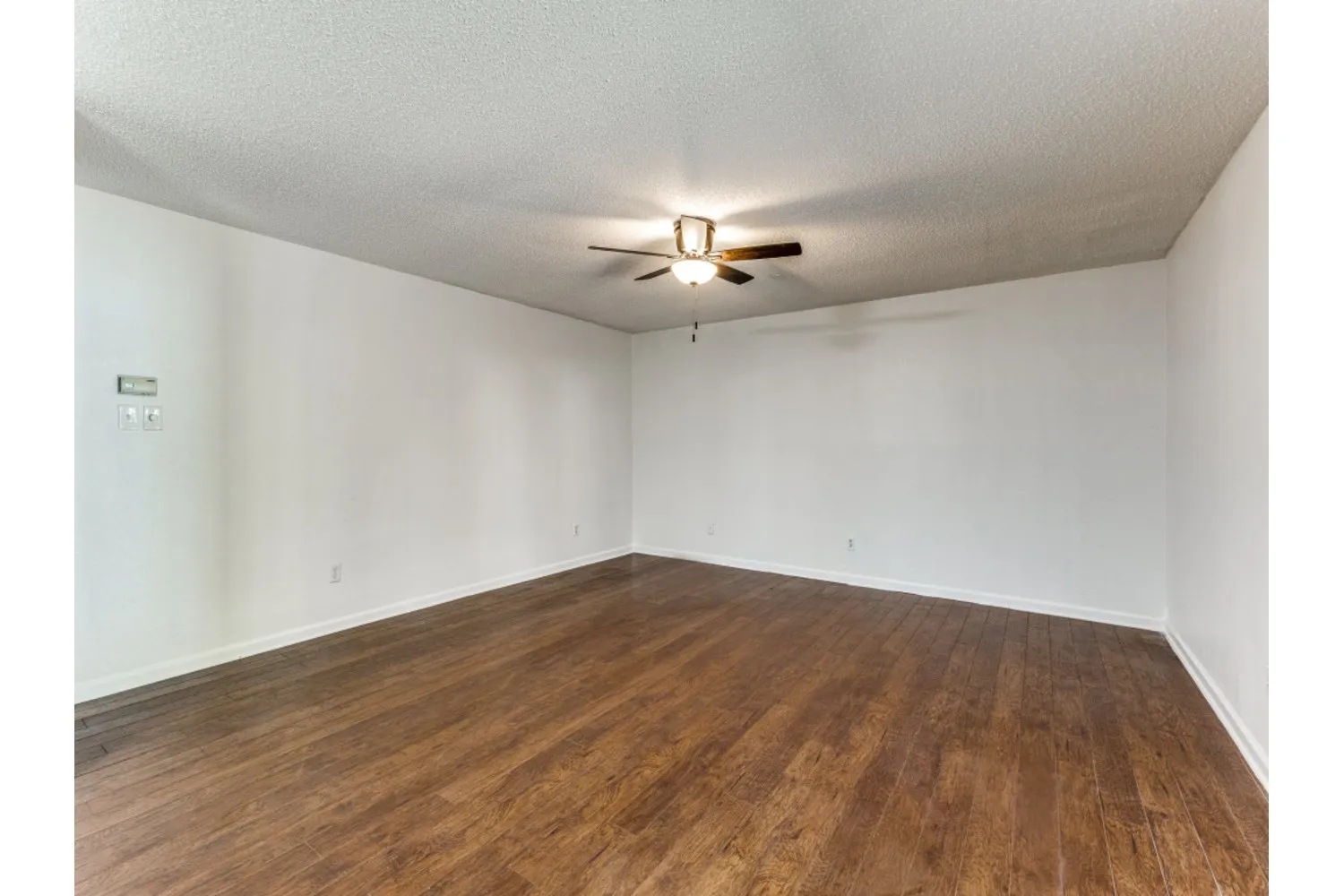 Single Family Residence For Rent in Johnson County , 600 Ann Lois Lane, Burleson, Texas 76028, 3 Bedroom, 3 Bathroom, 2 Garage spaces, 1,252 Sqft, built in 1976, mls#21359461, Real Estate Agent in Burleson, Homes For Rent in Johnson county, Homes For Rent in Burleson, Realtor in Burleson Texas, Real Estate Brokerage Independent Realty Texas, Luminita Cordes Realtor