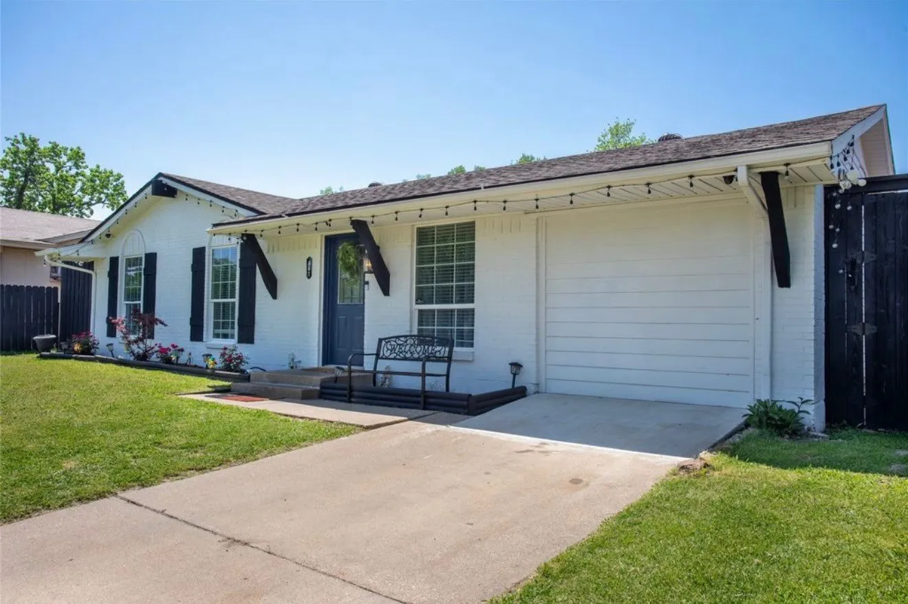 Single Family Residence For Sale in Dallas County , 641 Furlong Drive, Dallas, Texas 75211, 4 Bedroom, 2 Bathroom, Garage spaces, 1,440 Sqft, built in 1971, mls#21357235, Real Estate Agent in Dallas, Homes For Sale in Dallas county, Homes For Sale in Dallas, Realtor in Dallas Texas, Real Estate Brokerage Independent Realty Texas, Luminita Cordes Realtor