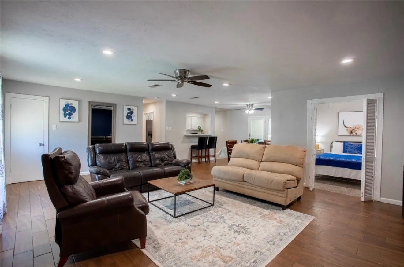 Single Family Residence For Sale in Dallas County , 641 Furlong Drive, Dallas, Texas 75211, 4 Bedroom, 2 Bathroom, Garage spaces, 1,440 Sqft, built in 1971, mls#21357235, Real Estate Agent in Dallas, Homes For Sale in Dallas county, Homes For Sale in Dallas, Realtor in Dallas Texas, Real Estate Brokerage Independent Realty Texas, Luminita Cordes Realtor
