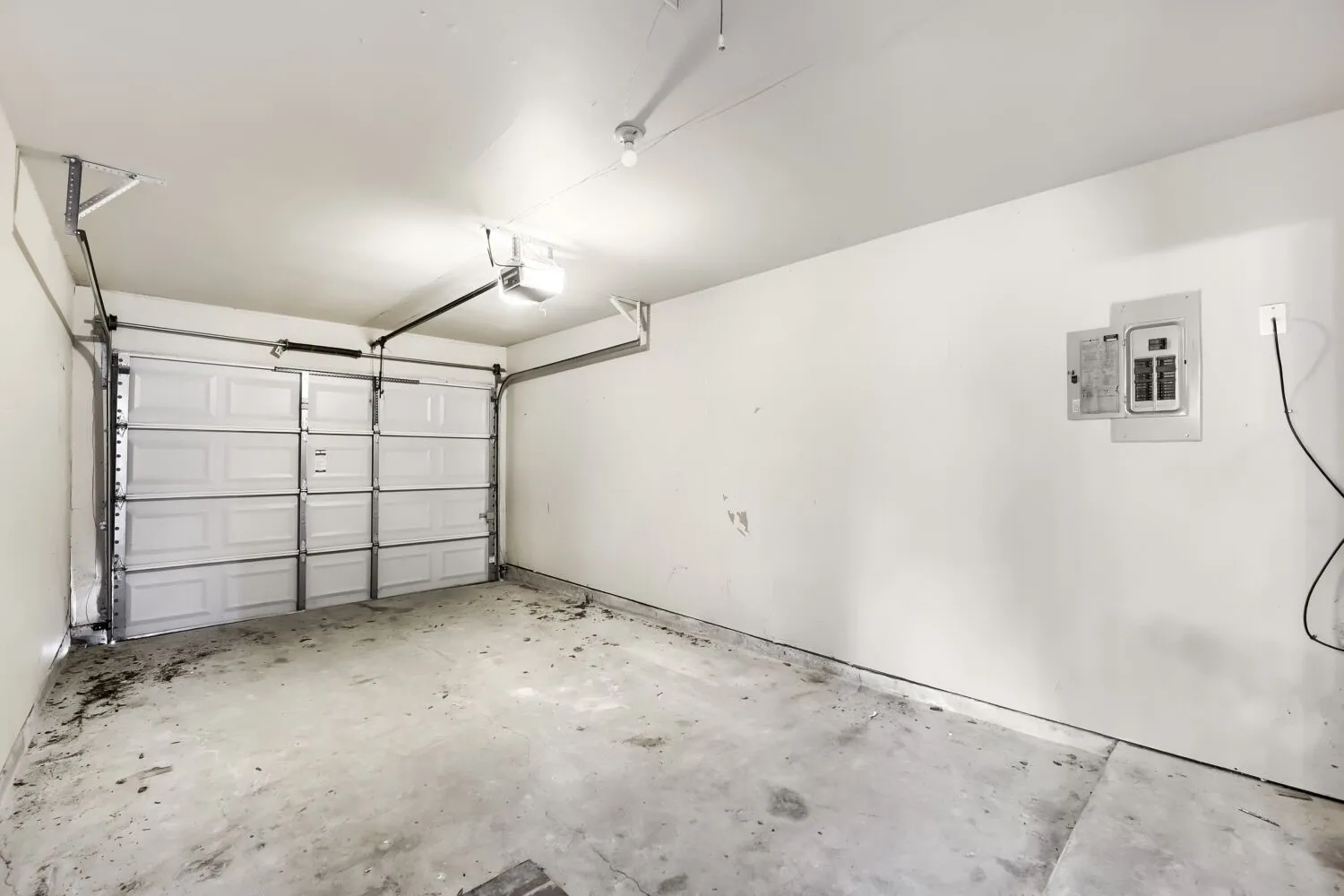 Single Family Residence For Sale in Tarrant County , 10217 Leatherwood Drive, Fort Worth, Texas 76108, 2 Bedroom, 2 Bathroom, 1 Garage spaces, 1,130 Sqft, built in 1985, mls#21358379, Real Estate Agent in Fort Worth, Homes For Sale in Tarrant county, Homes For Sale in Fort Worth, Realtor in Fort Worth Texas, Real Estate Brokerage Independent Realty Texas, Luminita Cordes Realtor