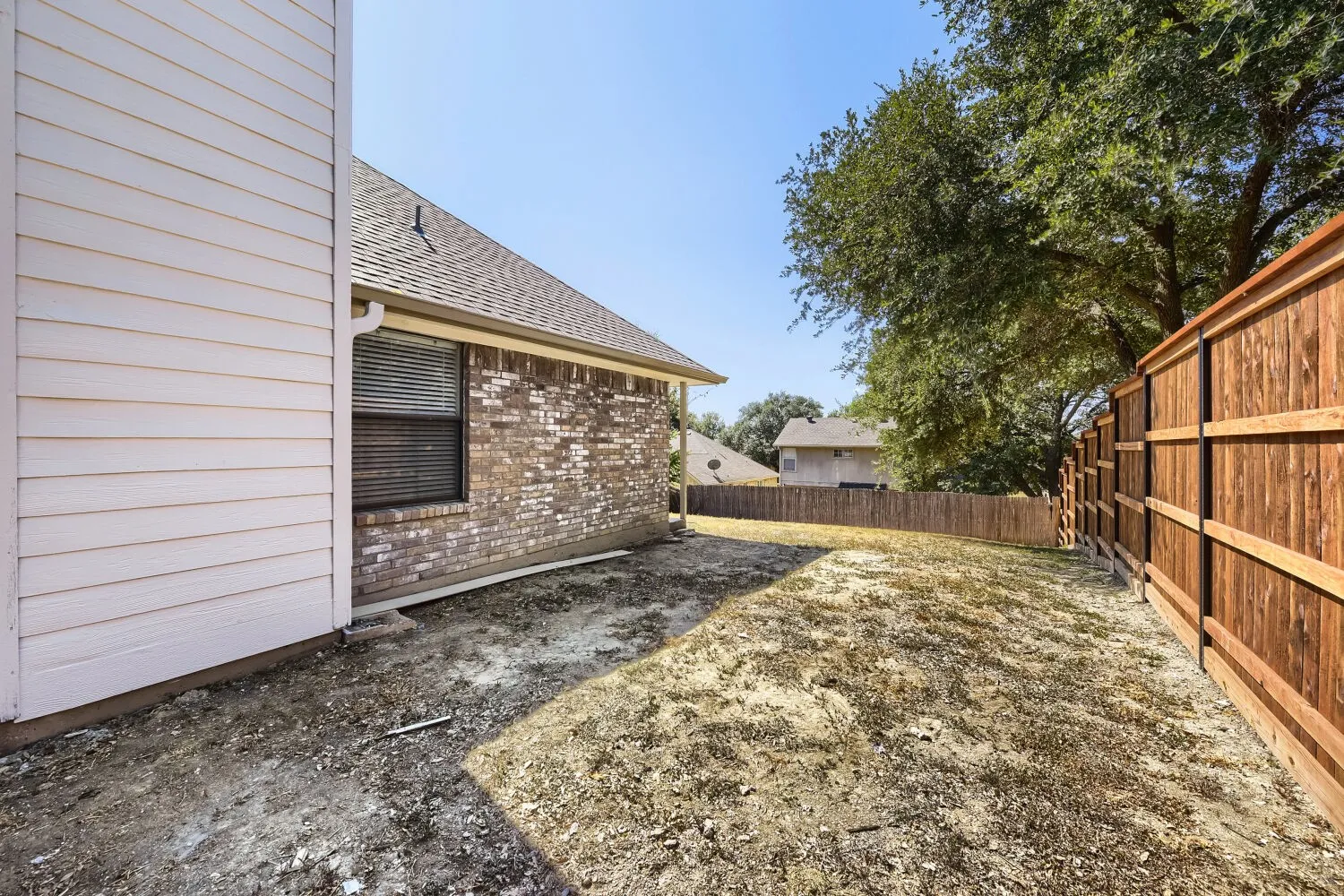 Single Family Residence For Sale in Tarrant County , 10217 Leatherwood Drive, Fort Worth, Texas 76108, 2 Bedroom, 2 Bathroom, 1 Garage spaces, 1,130 Sqft, built in 1985, mls#21358379, Real Estate Agent in Fort Worth, Homes For Sale in Tarrant county, Homes For Sale in Fort Worth, Realtor in Fort Worth Texas, Real Estate Brokerage Independent Realty Texas, Luminita Cordes Realtor