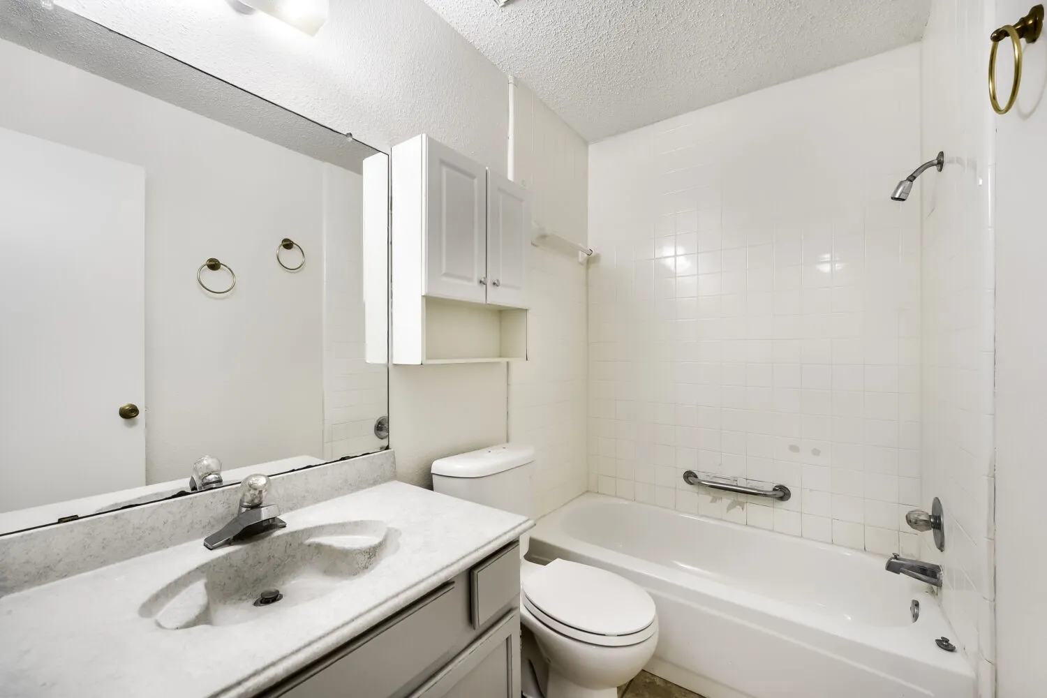 Single Family Residence For Sale in Tarrant County , 10217 Leatherwood Drive, Fort Worth, Texas 76108, 2 Bedroom, 2 Bathroom, 1 Garage spaces, 1,130 Sqft, built in 1985, mls#21358379, Real Estate Agent in Fort Worth, Homes For Sale in Tarrant county, Homes For Sale in Fort Worth, Realtor in Fort Worth Texas, Real Estate Brokerage Independent Realty Texas, Luminita Cordes Realtor