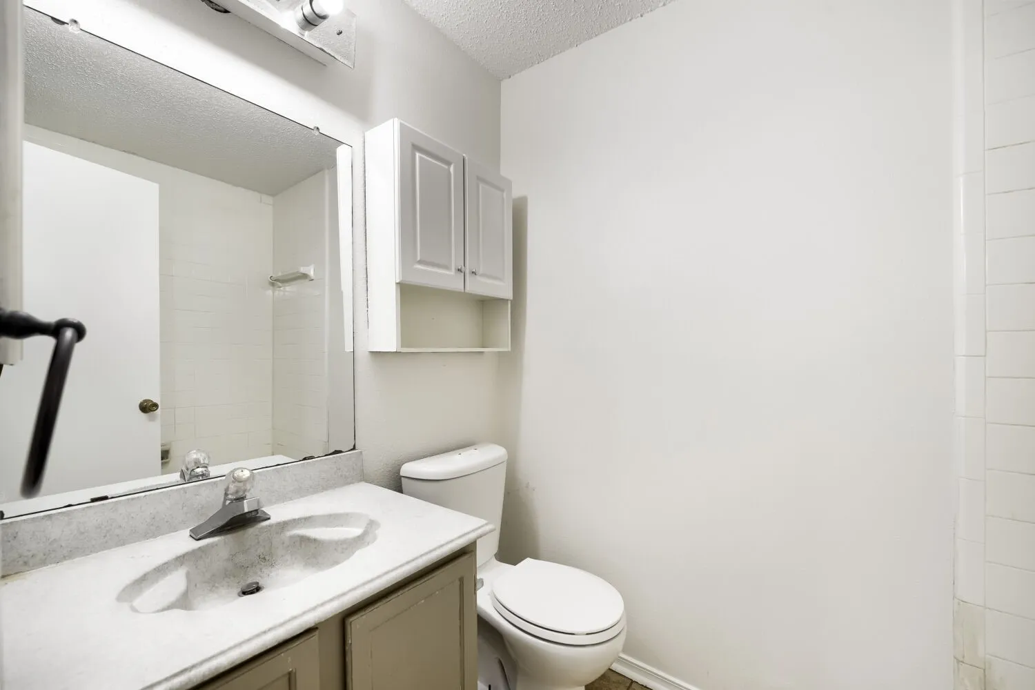 Single Family Residence For Sale in Tarrant County , 10217 Leatherwood Drive, Fort Worth, Texas 76108, 2 Bedroom, 2 Bathroom, 1 Garage spaces, 1,130 Sqft, built in 1985, mls#21358379, Real Estate Agent in Fort Worth, Homes For Sale in Tarrant county, Homes For Sale in Fort Worth, Realtor in Fort Worth Texas, Real Estate Brokerage Independent Realty Texas, Luminita Cordes Realtor