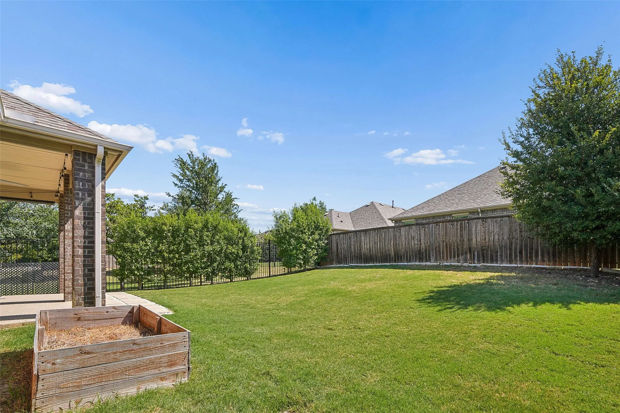 Single Family Residence For Sale in Collin County , 8028 Hickory Branch Drive, Frisco, Texas 75034, 4 Bedroom, 3 Bathroom, 2 Garage spaces, 1,944 Sqft, built in 2019, mls#21359213, Real Estate Agent in Frisco, Homes For Sale in Collin county, Homes For Sale in Frisco, Realtor in Frisco Texas, Real Estate Brokerage Independent Realty Texas, Luminita Cordes Realtor