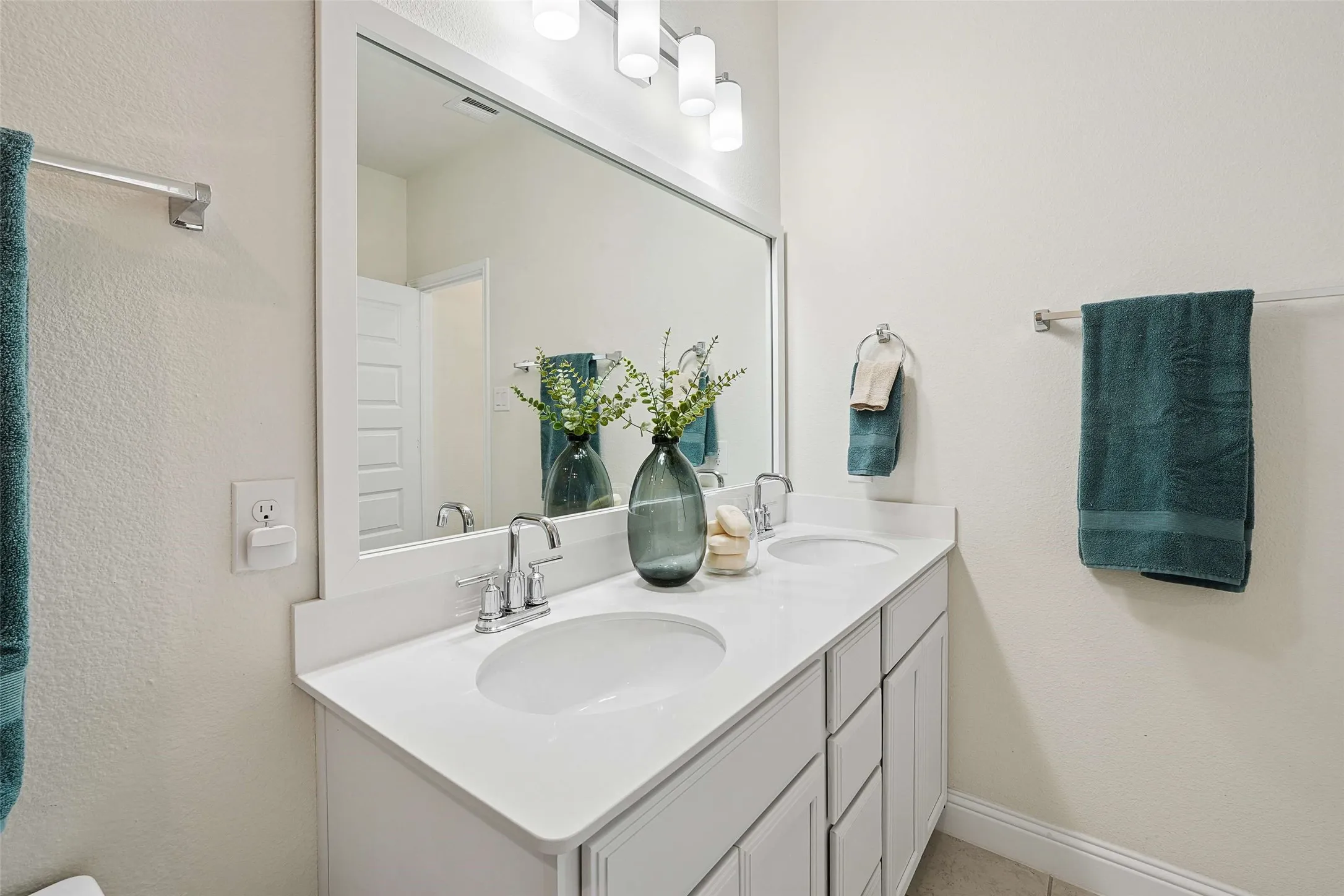 Single Family Residence For Sale in Collin County , 8028 Hickory Branch Drive, Frisco, Texas 75034, 4 Bedroom, 3 Bathroom, 2 Garage spaces, 1,944 Sqft, built in 2019, mls#21359213, Real Estate Agent in Frisco, Homes For Sale in Collin county, Homes For Sale in Frisco, Realtor in Frisco Texas, Real Estate Brokerage Independent Realty Texas, Luminita Cordes Realtor