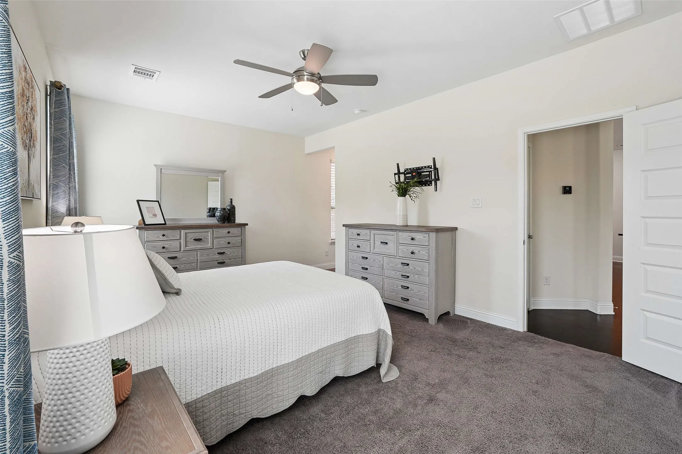 Single Family Residence For Sale in Collin County , 8028 Hickory Branch Drive, Frisco, Texas 75034, 4 Bedroom, 3 Bathroom, 2 Garage spaces, 1,944 Sqft, built in 2019, mls#21359213, Real Estate Agent in Frisco, Homes For Sale in Collin county, Homes For Sale in Frisco, Realtor in Frisco Texas, Real Estate Brokerage Independent Realty Texas, Luminita Cordes Realtor
