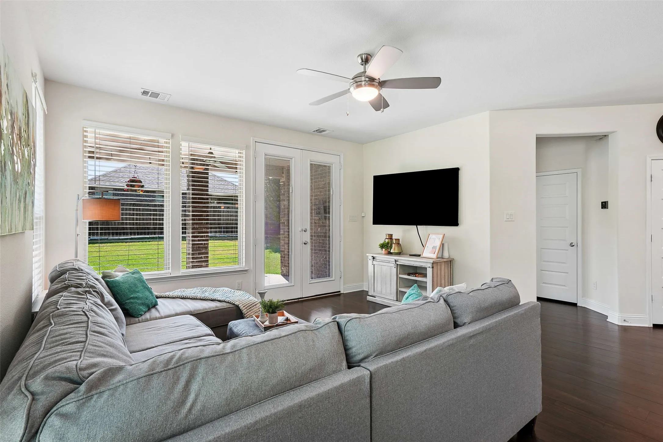 Single Family Residence For Sale in Collin County , 8028 Hickory Branch Drive, Frisco, Texas 75034, 4 Bedroom, 3 Bathroom, 2 Garage spaces, 1,944 Sqft, built in 2019, mls#21359213, Real Estate Agent in Frisco, Homes For Sale in Collin county, Homes For Sale in Frisco, Realtor in Frisco Texas, Real Estate Brokerage Independent Realty Texas, Luminita Cordes Realtor