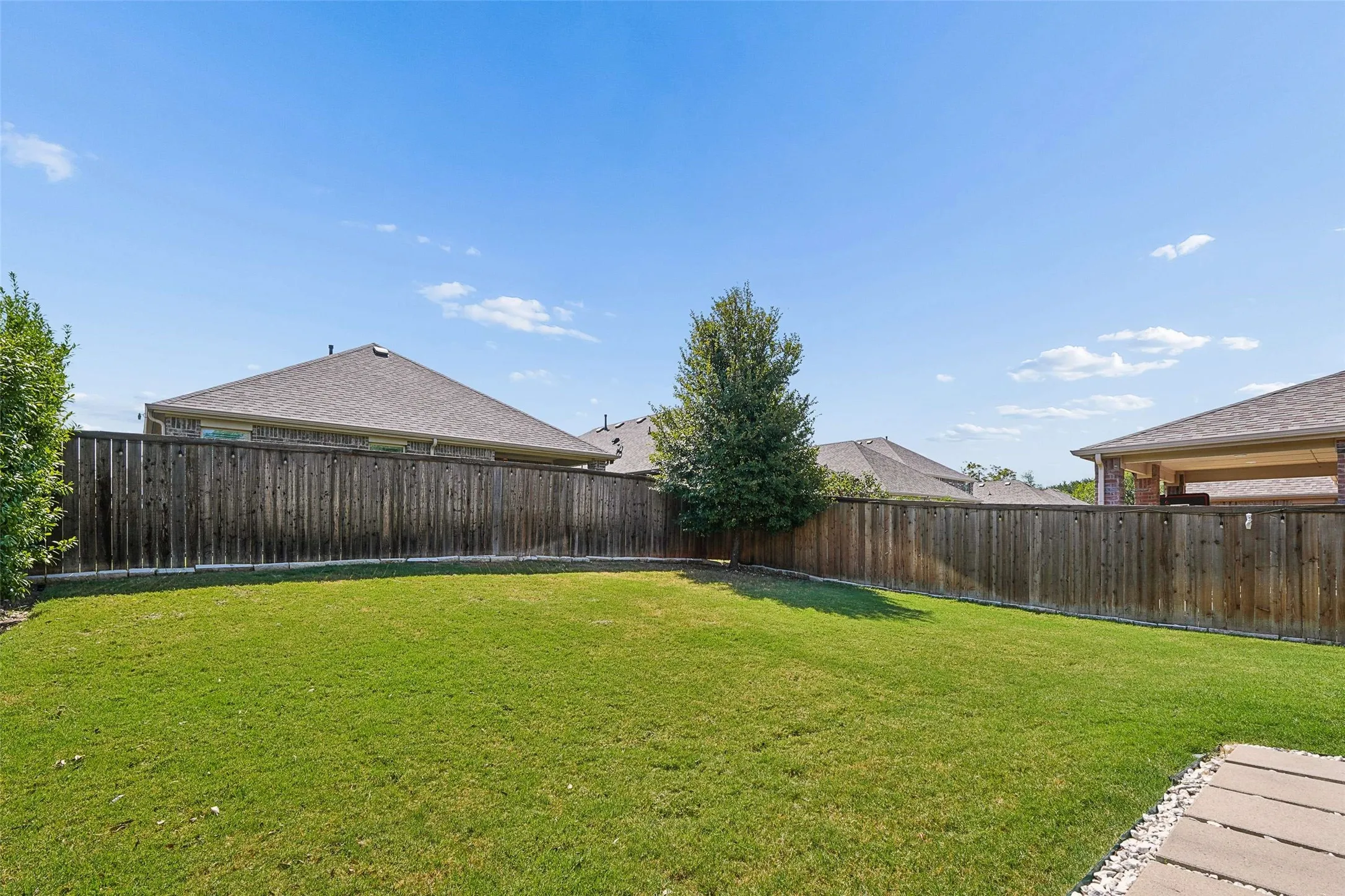Single Family Residence For Sale in Collin County , 8028 Hickory Branch Drive, Frisco, Texas 75034, 4 Bedroom, 3 Bathroom, 2 Garage spaces, 1,944 Sqft, built in 2019, mls#21359213, Real Estate Agent in Frisco, Homes For Sale in Collin county, Homes For Sale in Frisco, Realtor in Frisco Texas, Real Estate Brokerage Independent Realty Texas, Luminita Cordes Realtor