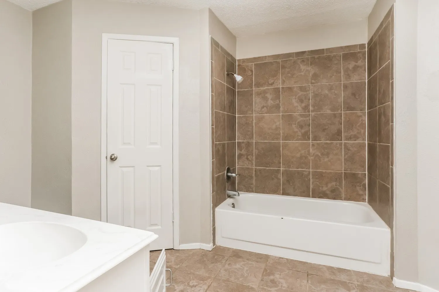 Single Family Residence For Rent in Tarrant County , 7404 Cheryl Court, Watauga, Texas 76148, 3 Bedroom, 3 Bathroom, 2 Garage spaces, 1,502 Sqft, built in 1979, mls#21359468, Real Estate Agent in Watauga, Homes For Rent in Tarrant county, Homes For Rent in Watauga, Realtor in Watauga Texas, Real Estate Brokerage Independent Realty Texas, Luminita Cordes Realtor