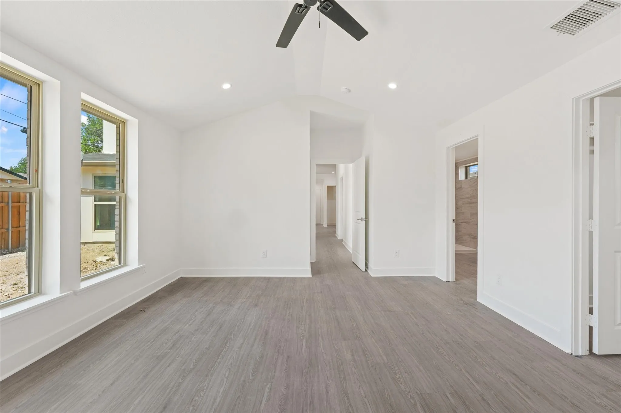 Single Family Residence For Sale in Dallas County , 3792 Wenatche Drive, Dallas, Texas 75233, 4 Bedroom, 4 Bathroom, 2 Garage spaces, 2,907 Sqft, built in 2024, mls#21356469, Real Estate Agent in Dallas, Homes For Sale in Dallas county, Homes For Sale in Dallas, Realtor in Dallas Texas, Real Estate Brokerage Independent Realty Texas, Luminita Cordes Realtor