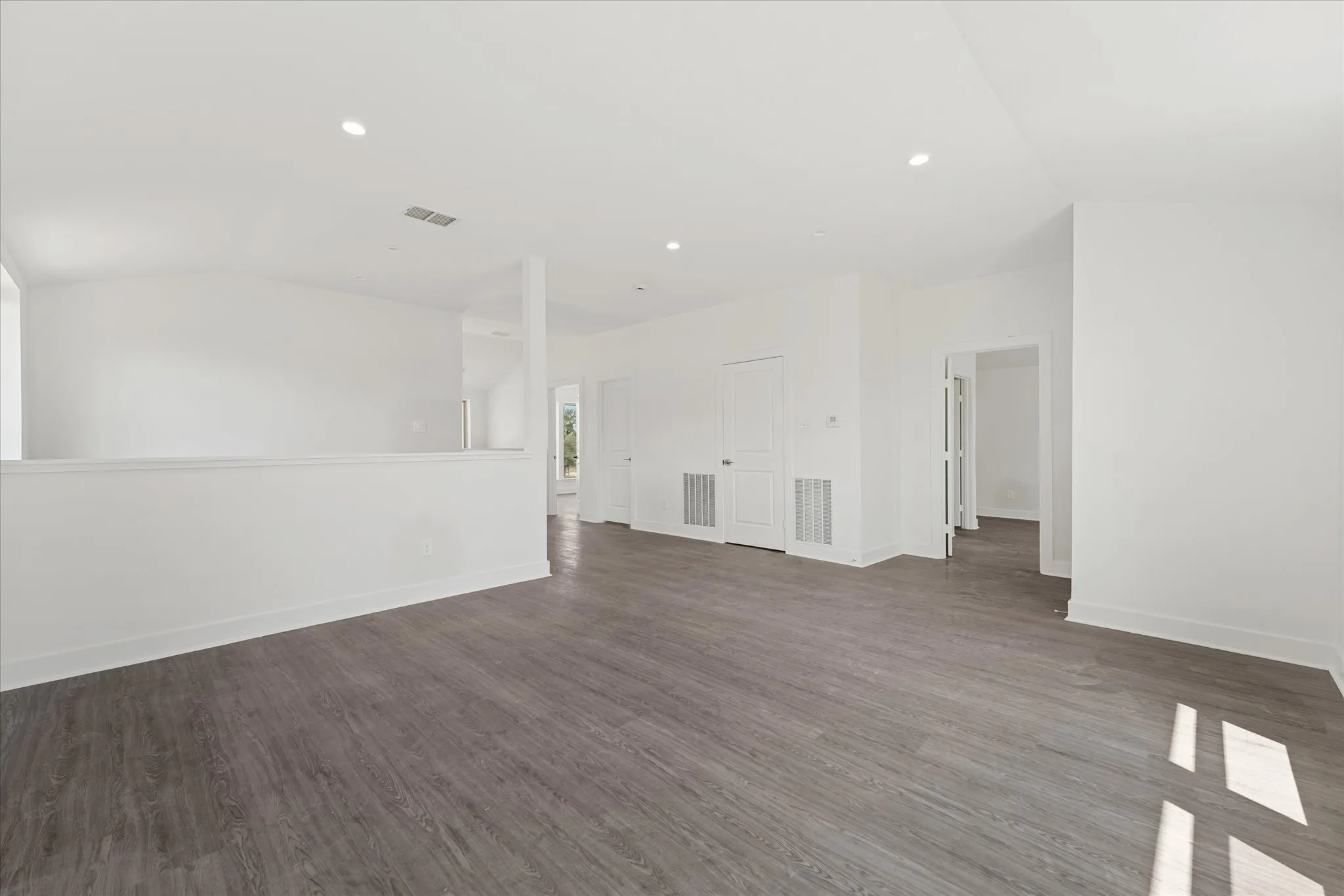 Single Family Residence For Sale in Dallas County , 3792 Wenatche Drive, Dallas, Texas 75233, 4 Bedroom, 4 Bathroom, 2 Garage spaces, 2,907 Sqft, built in 2024, mls#21356469, Real Estate Agent in Dallas, Homes For Sale in Dallas county, Homes For Sale in Dallas, Realtor in Dallas Texas, Real Estate Brokerage Independent Realty Texas, Luminita Cordes Realtor