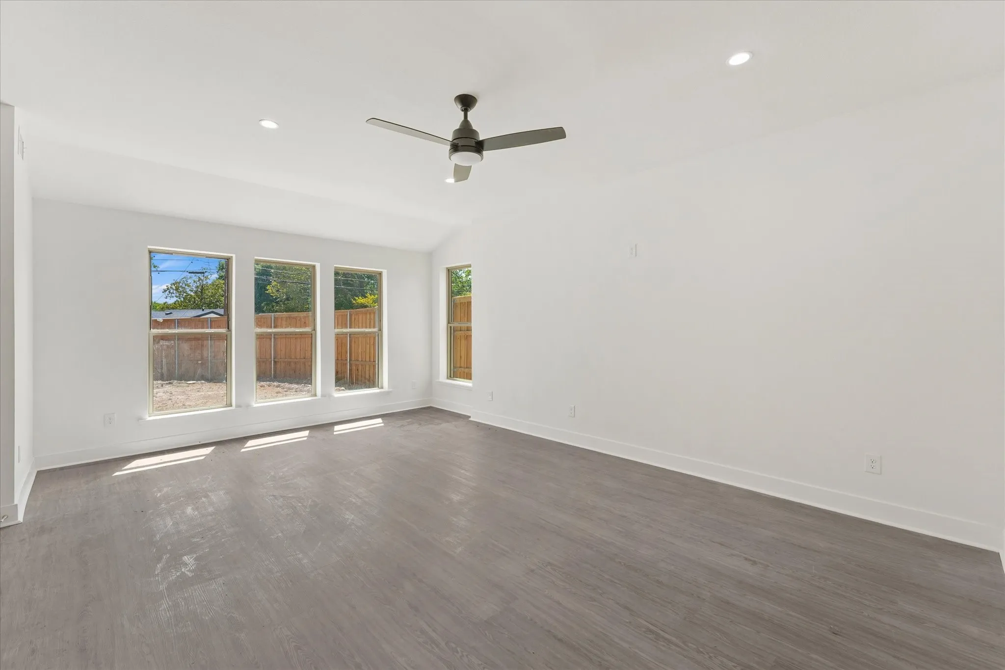 Single Family Residence For Sale in Dallas County , 3792 Wenatche Drive, Dallas, Texas 75233, 4 Bedroom, 4 Bathroom, 2 Garage spaces, 2,907 Sqft, built in 2024, mls#21356469, Real Estate Agent in Dallas, Homes For Sale in Dallas county, Homes For Sale in Dallas, Realtor in Dallas Texas, Real Estate Brokerage Independent Realty Texas, Luminita Cordes Realtor