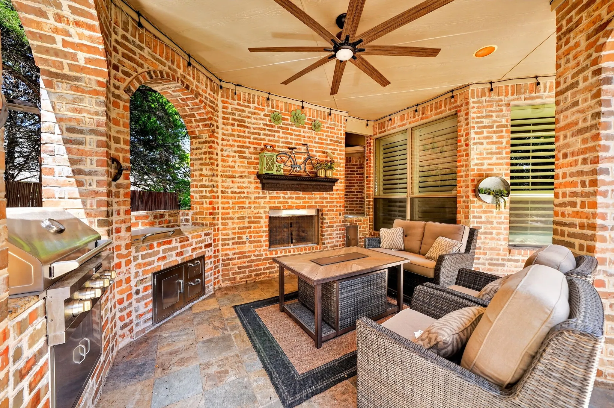 Single Family Residence For Sale in Rockwall County , 117 Mallard Crossing, Heath, Texas 75032, 4 Bedroom, 6 Bathroom, 3 Garage spaces, 4,779 Sqft, built in 2006, mls#21350439, Real Estate Agent in Heath, Homes For Sale in Rockwall county, Homes For Sale in Heath, Realtor in Heath Texas, Real Estate Brokerage Independent Realty Texas, Luminita Cordes Realtor