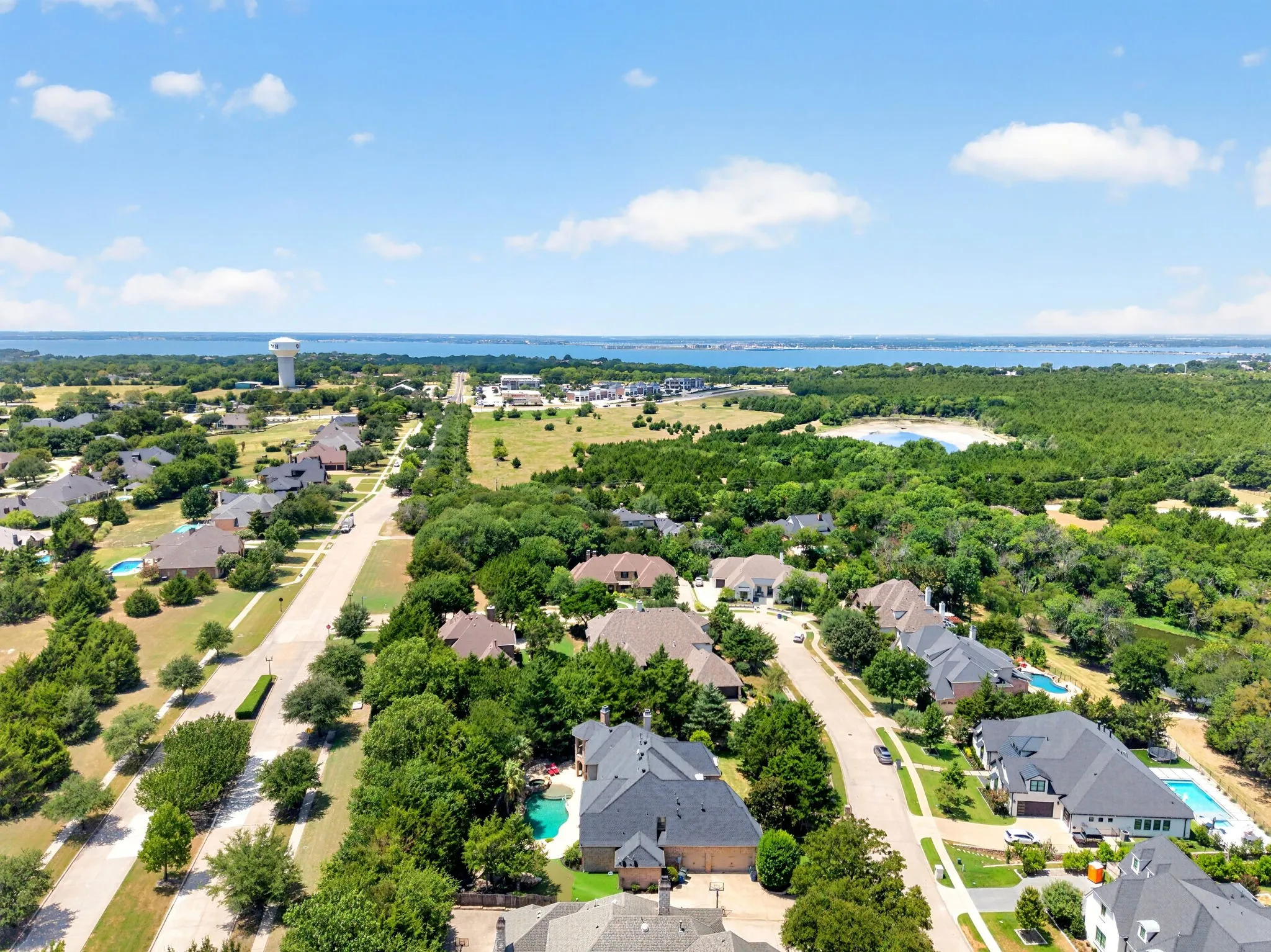 Single Family Residence For Sale in Rockwall County , 117 Mallard Crossing, Heath, Texas 75032, 4 Bedroom, 6 Bathroom, 3 Garage spaces, 4,779 Sqft, built in 2006, mls#21350439, Real Estate Agent in Heath, Homes For Sale in Rockwall county, Homes For Sale in Heath, Realtor in Heath Texas, Real Estate Brokerage Independent Realty Texas, Luminita Cordes Realtor