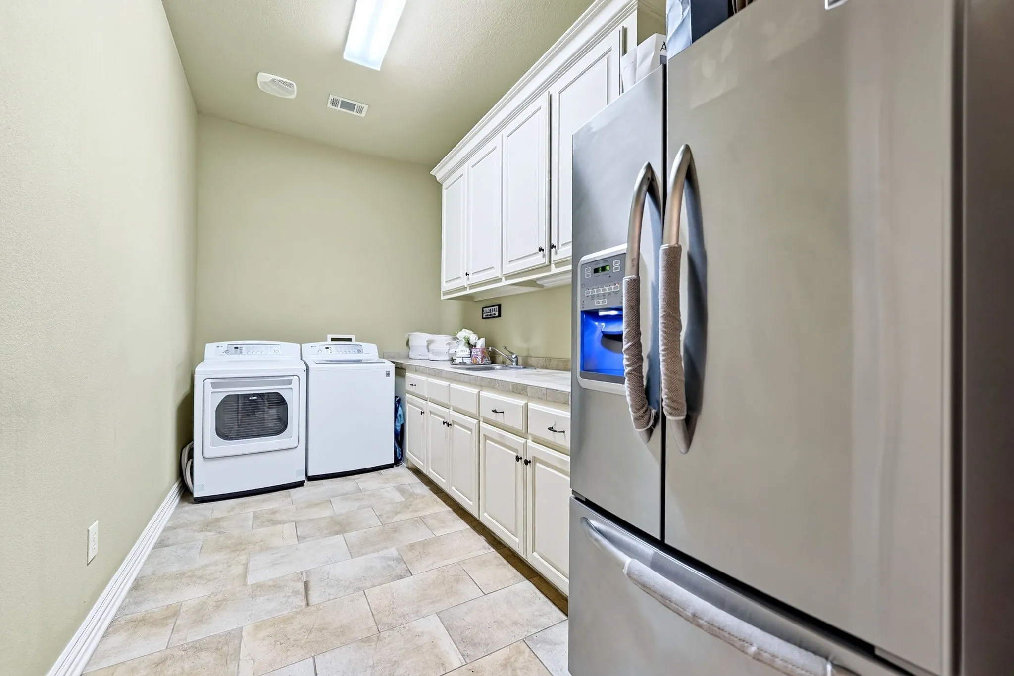 Single Family Residence For Sale in Rockwall County , 117 Mallard Crossing, Heath, Texas 75032, 4 Bedroom, 6 Bathroom, 3 Garage spaces, 4,779 Sqft, built in 2006, mls#21350439, Real Estate Agent in Heath, Homes For Sale in Rockwall county, Homes For Sale in Heath, Realtor in Heath Texas, Real Estate Brokerage Independent Realty Texas, Luminita Cordes Realtor