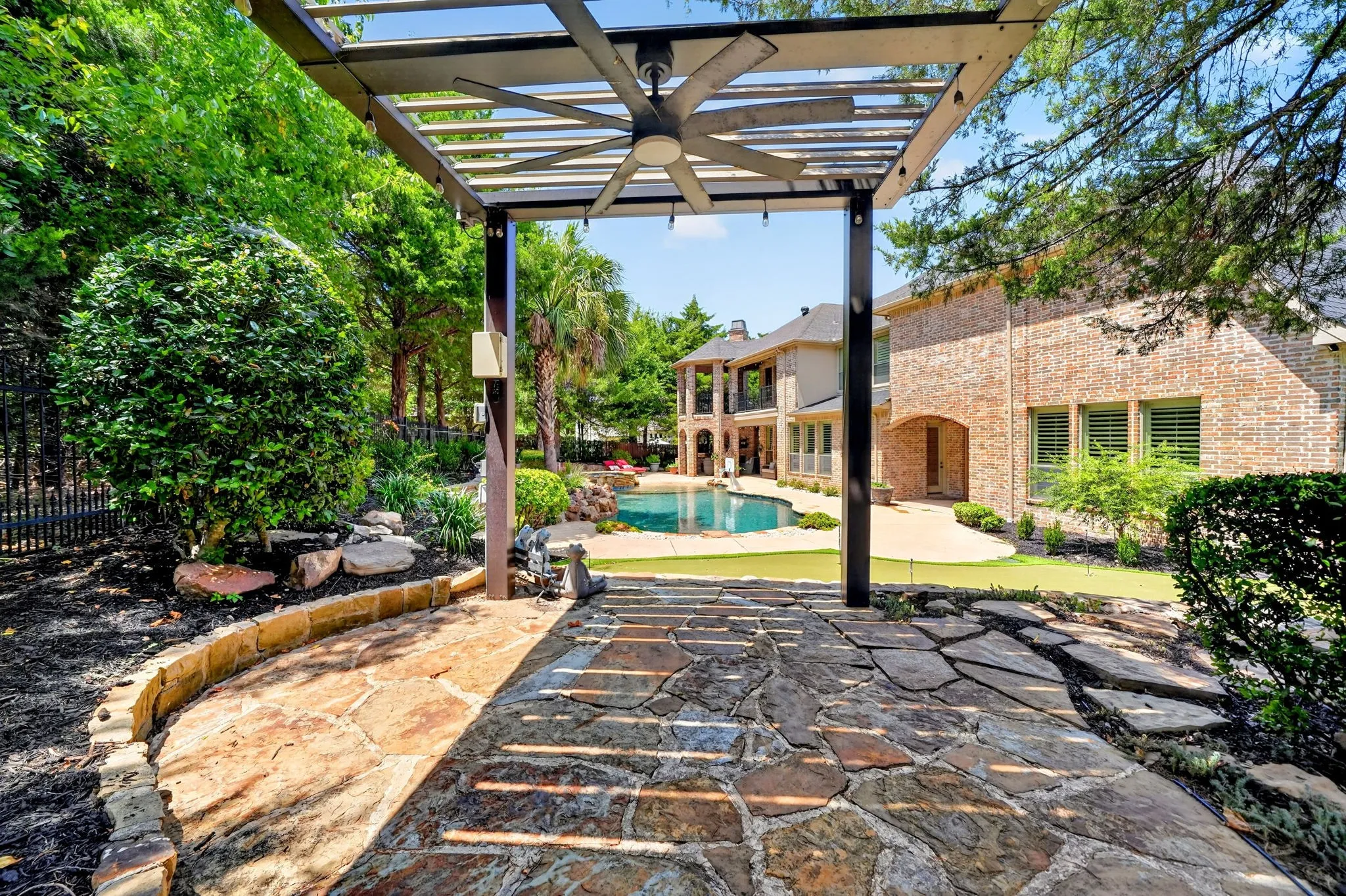 Single Family Residence For Sale in Rockwall County , 117 Mallard Crossing, Heath, Texas 75032, 4 Bedroom, 6 Bathroom, 3 Garage spaces, 4,779 Sqft, built in 2006, mls#21350439, Real Estate Agent in Heath, Homes For Sale in Rockwall county, Homes For Sale in Heath, Realtor in Heath Texas, Real Estate Brokerage Independent Realty Texas, Luminita Cordes Realtor