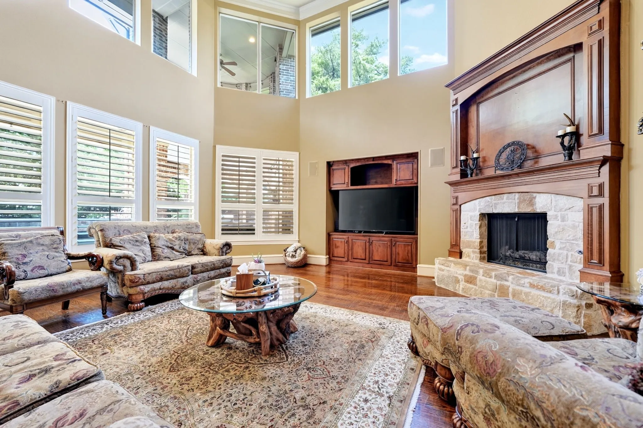 Single Family Residence For Sale in Rockwall County , 117 Mallard Crossing, Heath, Texas 75032, 4 Bedroom, 6 Bathroom, 3 Garage spaces, 4,779 Sqft, built in 2006, mls#21350439, Real Estate Agent in Heath, Homes For Sale in Rockwall county, Homes For Sale in Heath, Realtor in Heath Texas, Real Estate Brokerage Independent Realty Texas, Luminita Cordes Realtor