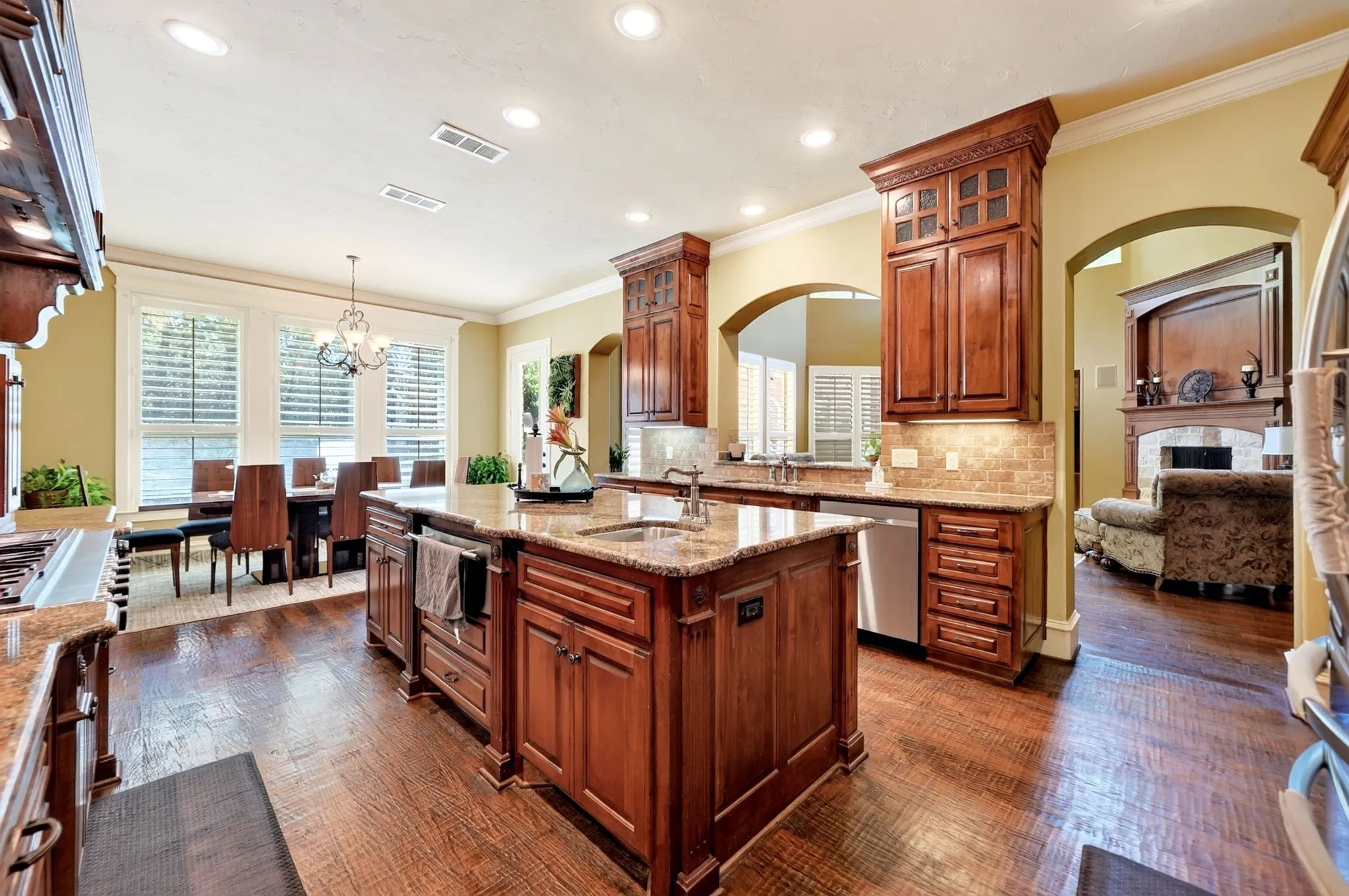 Single Family Residence For Sale in Rockwall County , 117 Mallard Crossing, Heath, Texas 75032, 4 Bedroom, 6 Bathroom, 3 Garage spaces, 4,779 Sqft, built in 2006, mls#21350439, Real Estate Agent in Heath, Homes For Sale in Rockwall county, Homes For Sale in Heath, Realtor in Heath Texas, Real Estate Brokerage Independent Realty Texas, Luminita Cordes Realtor