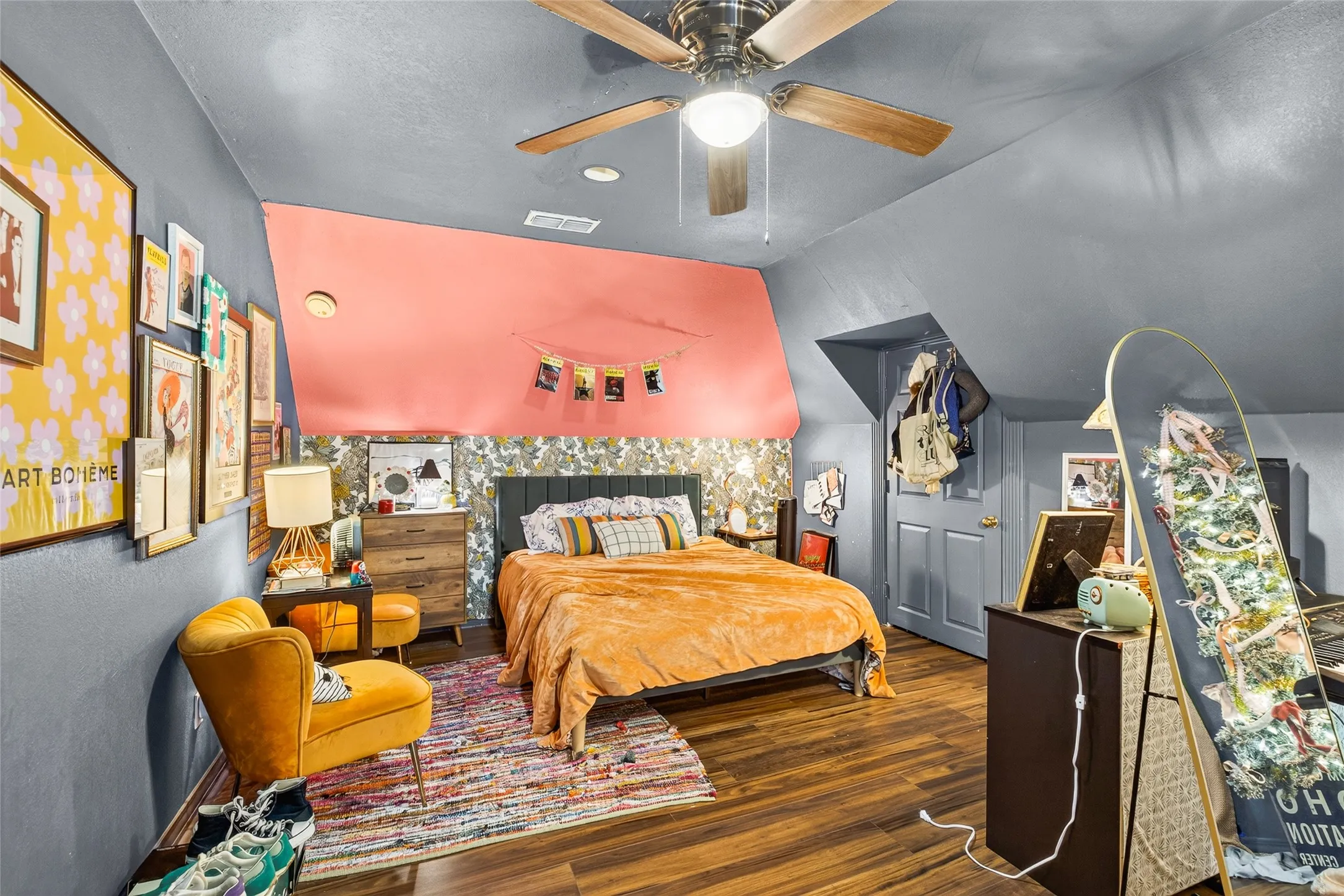 Single Family Residence For Sale in Kaufman County , 605 E 9th Street, Kemp, Texas 75143, 3 Bedroom, 3 Bathroom, Garage spaces, 2,482 Sqft, built in 1930, mls#21358367, Real Estate Agent in Kemp, Homes For Sale in Kaufman county, Homes For Sale in Kemp, Realtor in Kemp Texas, Real Estate Brokerage Independent Realty Texas, Luminita Cordes Realtor
