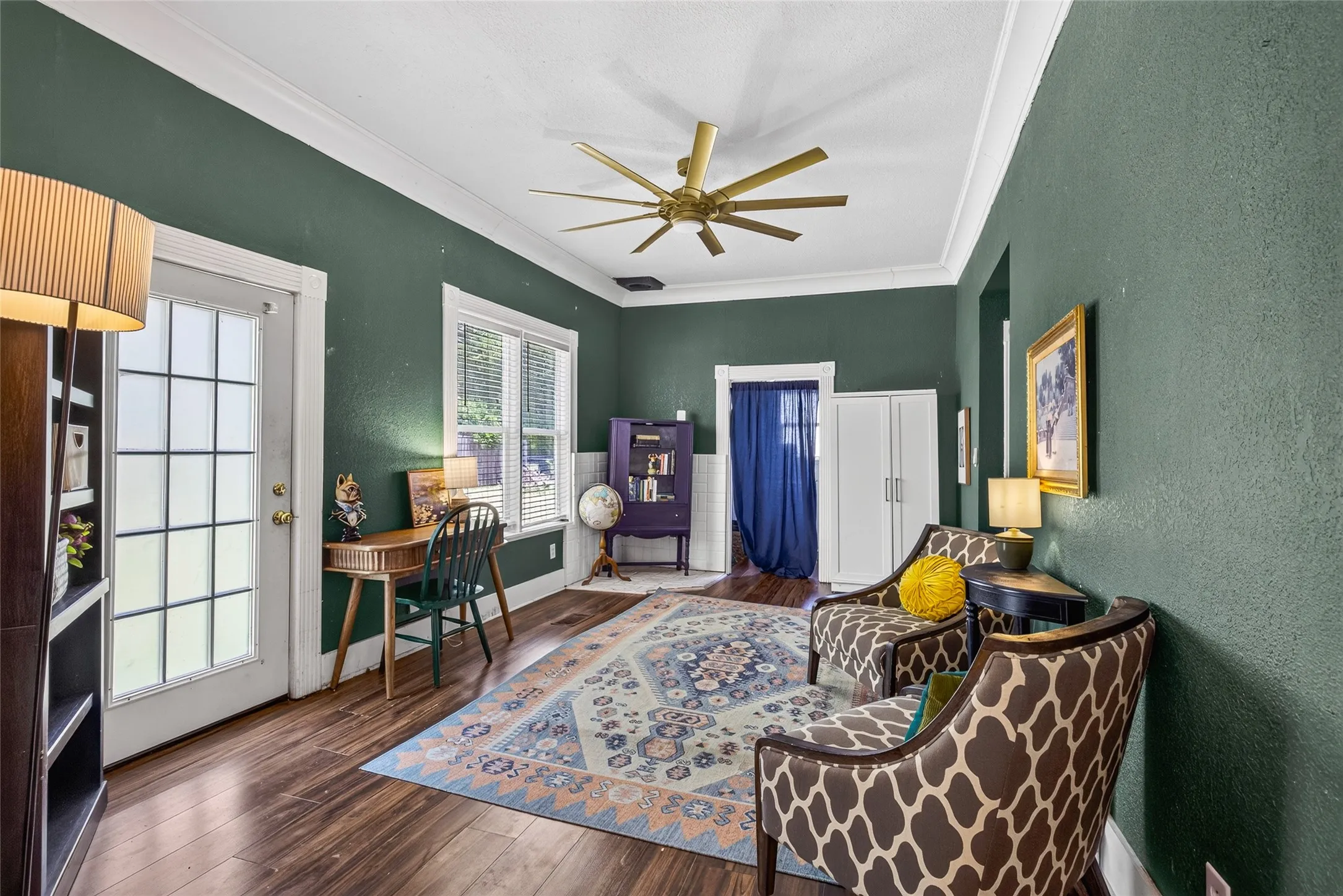 Single Family Residence For Sale in Kaufman County , 605 E 9th Street, Kemp, Texas 75143, 3 Bedroom, 3 Bathroom, Garage spaces, 2,482 Sqft, built in 1930, mls#21358367, Real Estate Agent in Kemp, Homes For Sale in Kaufman county, Homes For Sale in Kemp, Realtor in Kemp Texas, Real Estate Brokerage Independent Realty Texas, Luminita Cordes Realtor