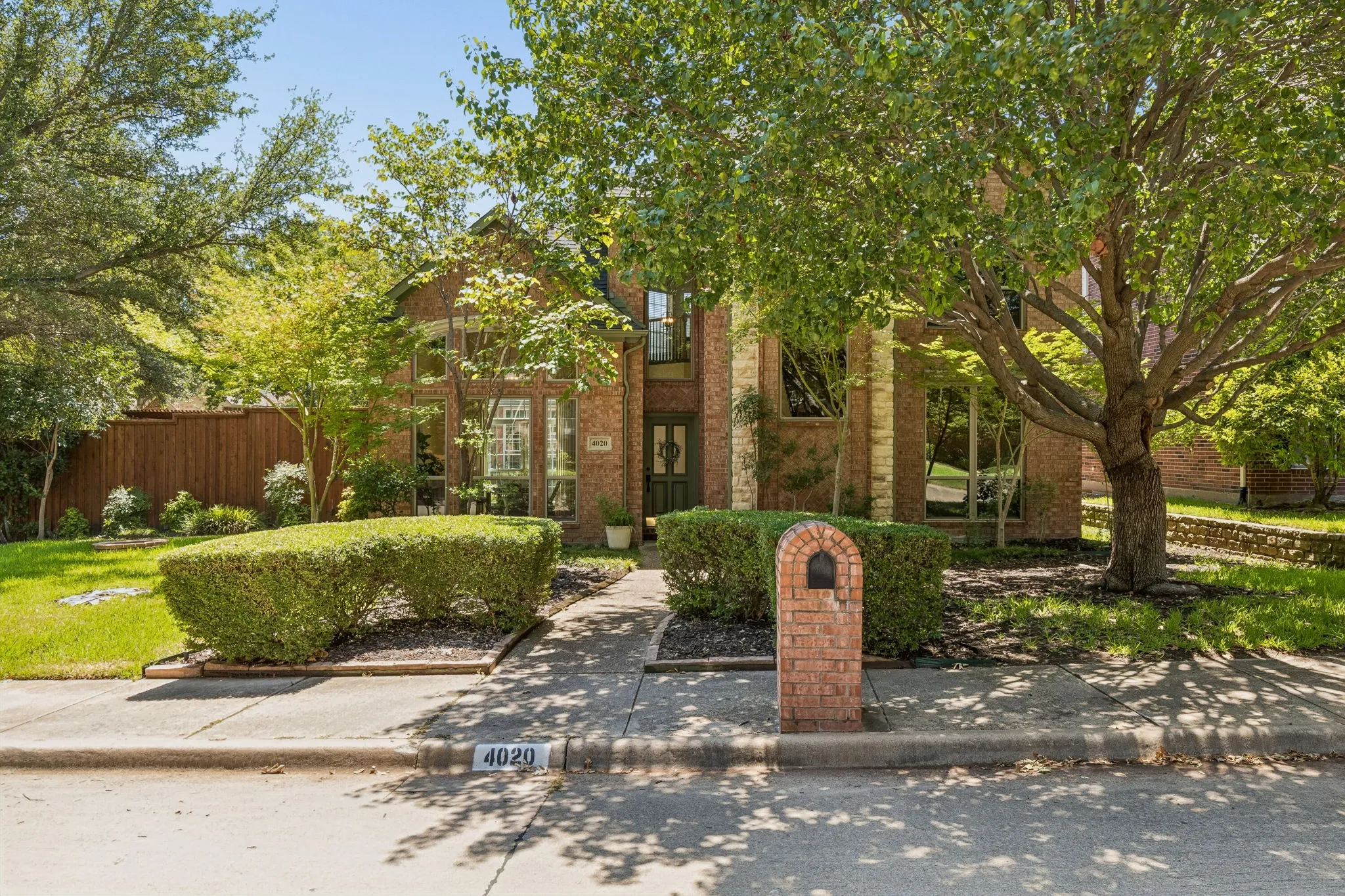 Single Family Residence For Sale in Collin County , 4020 Stonehollow Way, Dallas, Texas 75287, 3 Bedroom, 3 Bathroom, 2 Garage spaces, 2,755 Sqft, built in 1995, mls#21359046, Real Estate Agent in Dallas, Homes For Sale in Collin county, Homes For Sale in Dallas, Realtor in Dallas Texas, Real Estate Brokerage Independent Realty Texas, Luminita Cordes Realtor