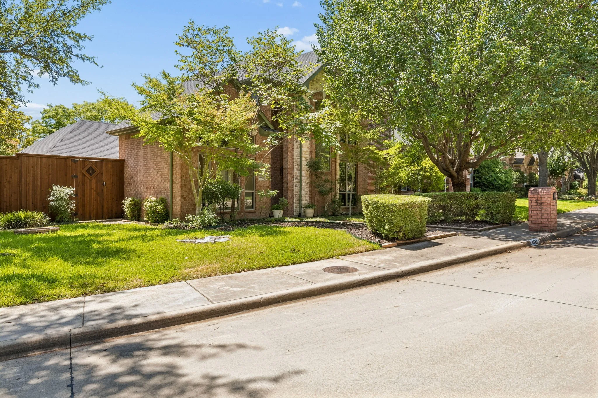 Single Family Residence For Sale in Collin County , 4020 Stonehollow Way, Dallas, Texas 75287, 3 Bedroom, 3 Bathroom, 2 Garage spaces, 2,755 Sqft, built in 1995, mls#21359046, Real Estate Agent in Dallas, Homes For Sale in Collin county, Homes For Sale in Dallas, Realtor in Dallas Texas, Real Estate Brokerage Independent Realty Texas, Luminita Cordes Realtor