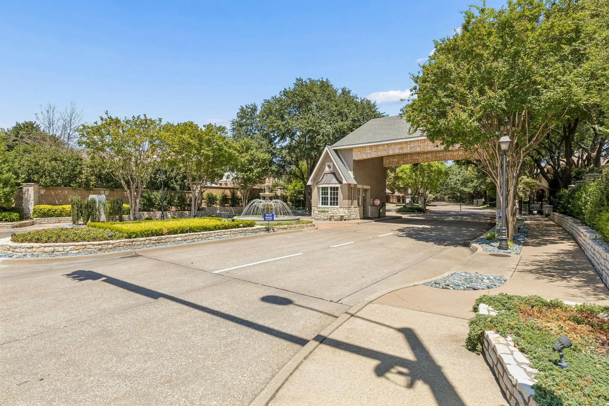 Single Family Residence For Sale in Collin County , 4020 Stonehollow Way, Dallas, Texas 75287, 3 Bedroom, 3 Bathroom, 2 Garage spaces, 2,755 Sqft, built in 1995, mls#21359046, Real Estate Agent in Dallas, Homes For Sale in Collin county, Homes For Sale in Dallas, Realtor in Dallas Texas, Real Estate Brokerage Independent Realty Texas, Luminita Cordes Realtor