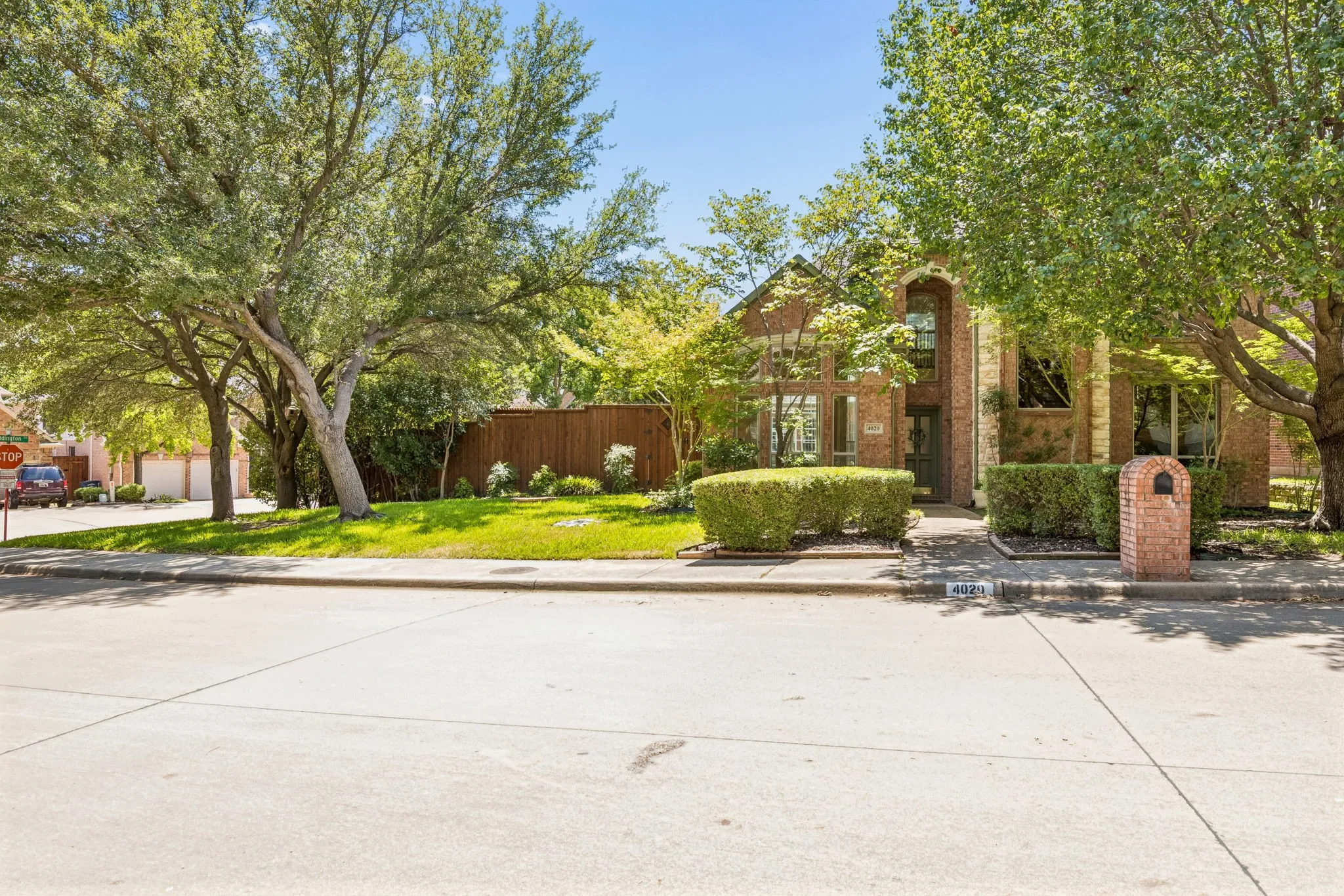 Single Family Residence For Sale in Collin County , 4020 Stonehollow Way, Dallas, Texas 75287, 3 Bedroom, 3 Bathroom, 2 Garage spaces, 2,755 Sqft, built in 1995, mls#21359046, Real Estate Agent in Dallas, Homes For Sale in Collin county, Homes For Sale in Dallas, Realtor in Dallas Texas, Real Estate Brokerage Independent Realty Texas, Luminita Cordes Realtor
