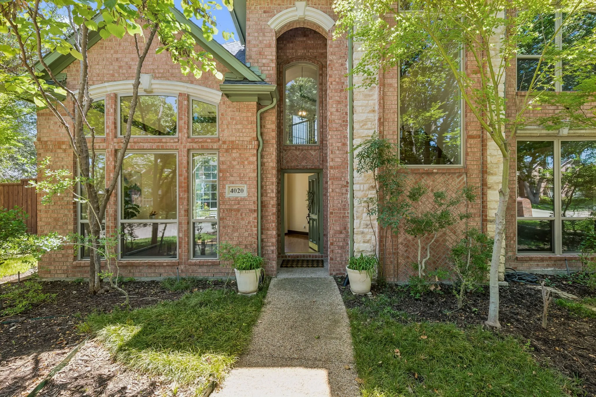 Single Family Residence For Sale in Collin County , 4020 Stonehollow Way, Dallas, Texas 75287, 3 Bedroom, 3 Bathroom, 2 Garage spaces, 2,755 Sqft, built in 1995, mls#21359046, Real Estate Agent in Dallas, Homes For Sale in Collin county, Homes For Sale in Dallas, Realtor in Dallas Texas, Real Estate Brokerage Independent Realty Texas, Luminita Cordes Realtor