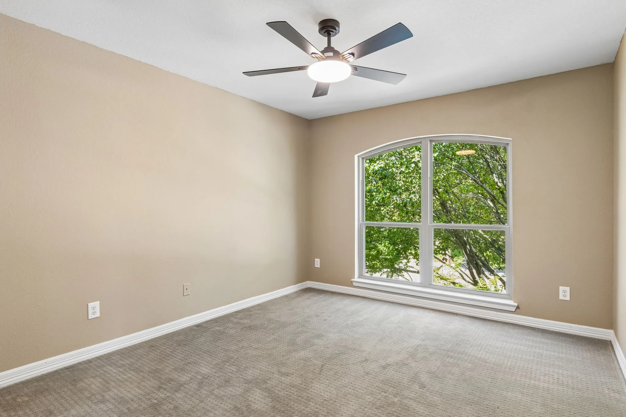 Single Family Residence For Sale in Collin County , 4020 Stonehollow Way, Dallas, Texas 75287, 3 Bedroom, 3 Bathroom, 2 Garage spaces, 2,755 Sqft, built in 1995, mls#21359046, Real Estate Agent in Dallas, Homes For Sale in Collin county, Homes For Sale in Dallas, Realtor in Dallas Texas, Real Estate Brokerage Independent Realty Texas, Luminita Cordes Realtor