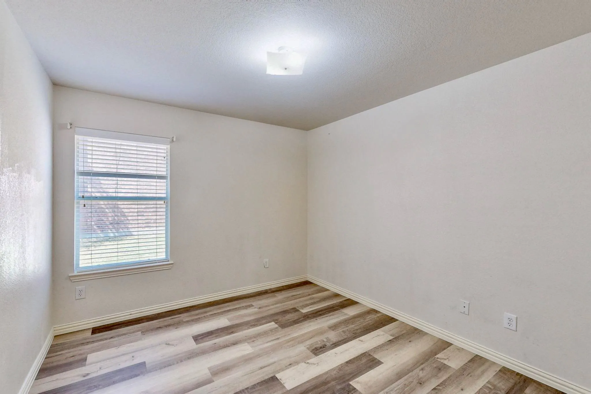 Single Family Residence For Rent in Dallas County , 1216 Lake Forest Drive, Grand Prairie, Texas 75052, 4 Bedroom, 2 Bathroom, 2 Garage spaces, 1,964 Sqft, built in 2005, mls#21359438, Real Estate Agent in Grand Prairie, Homes For Rent in Dallas county, Homes For Rent in Grand Prairie, Realtor in Grand Prairie Texas, Real Estate Brokerage Independent Realty Texas, Luminita Cordes Realtor