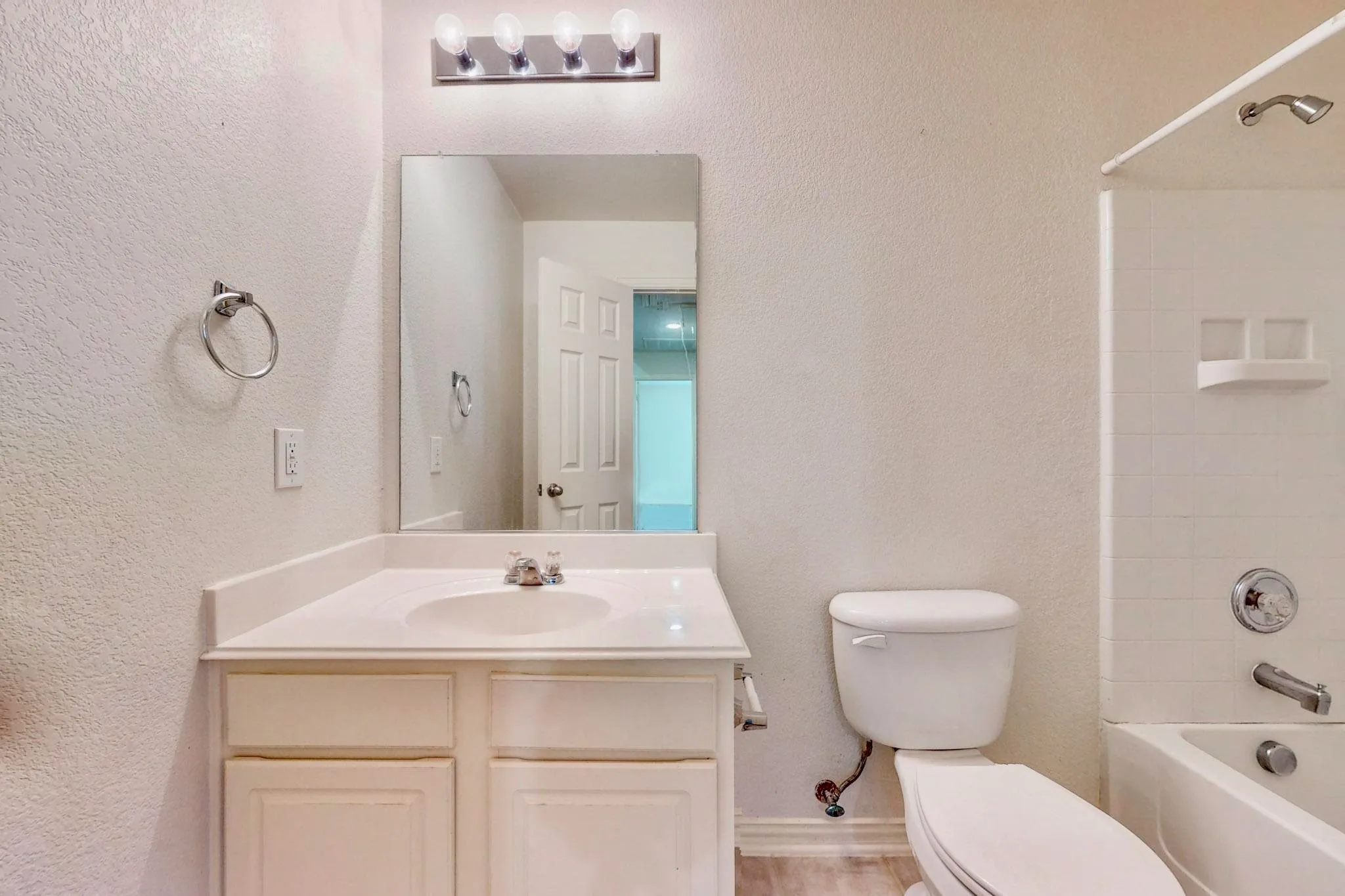 Single Family Residence For Rent in Dallas County , 1216 Lake Forest Drive, Grand Prairie, Texas 75052, 4 Bedroom, 2 Bathroom, 2 Garage spaces, 1,964 Sqft, built in 2005, mls#21359438, Real Estate Agent in Grand Prairie, Homes For Rent in Dallas county, Homes For Rent in Grand Prairie, Realtor in Grand Prairie Texas, Real Estate Brokerage Independent Realty Texas, Luminita Cordes Realtor